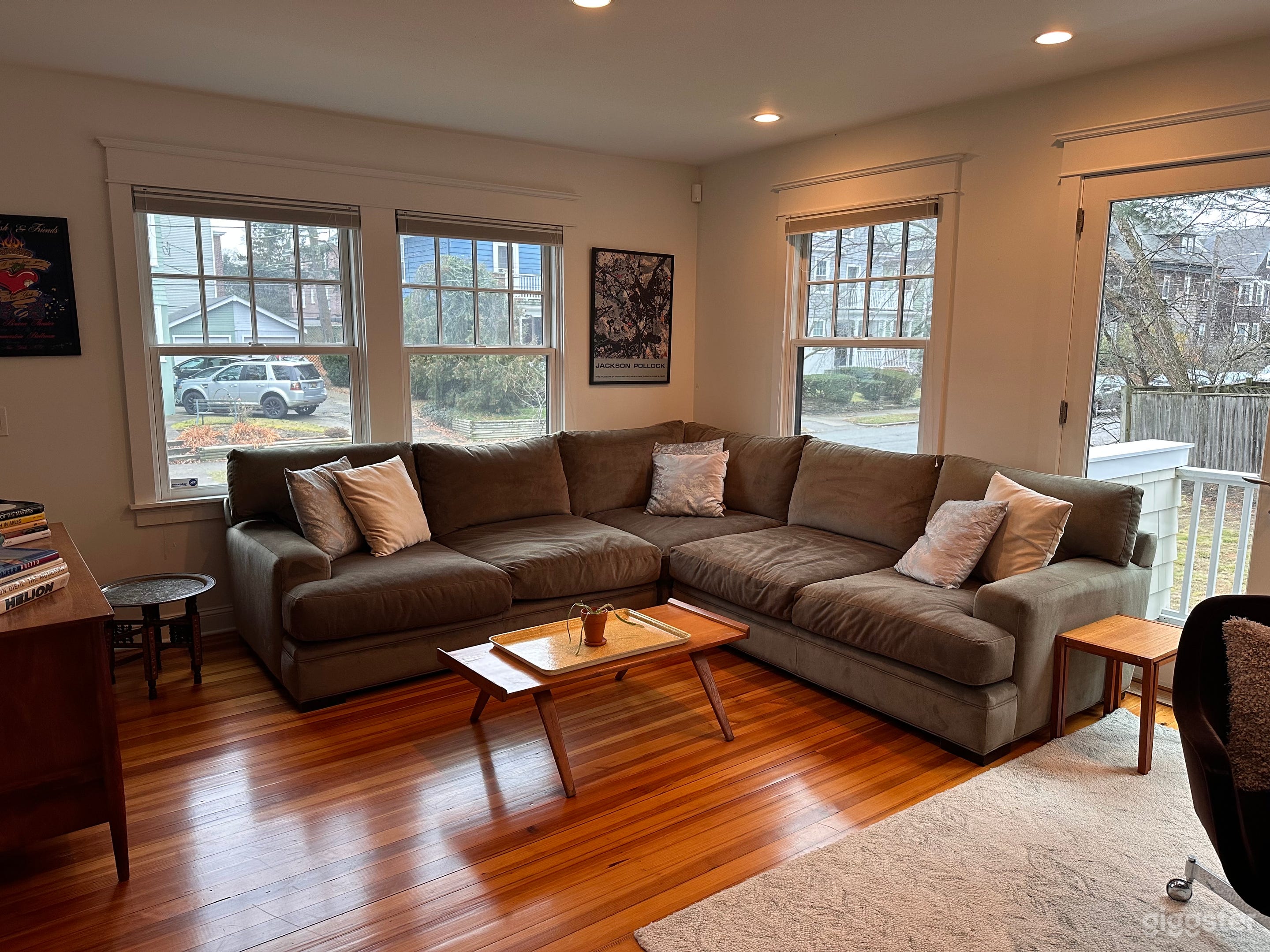 Lovely Gambrel Colonial home in Providence RI Photo 3