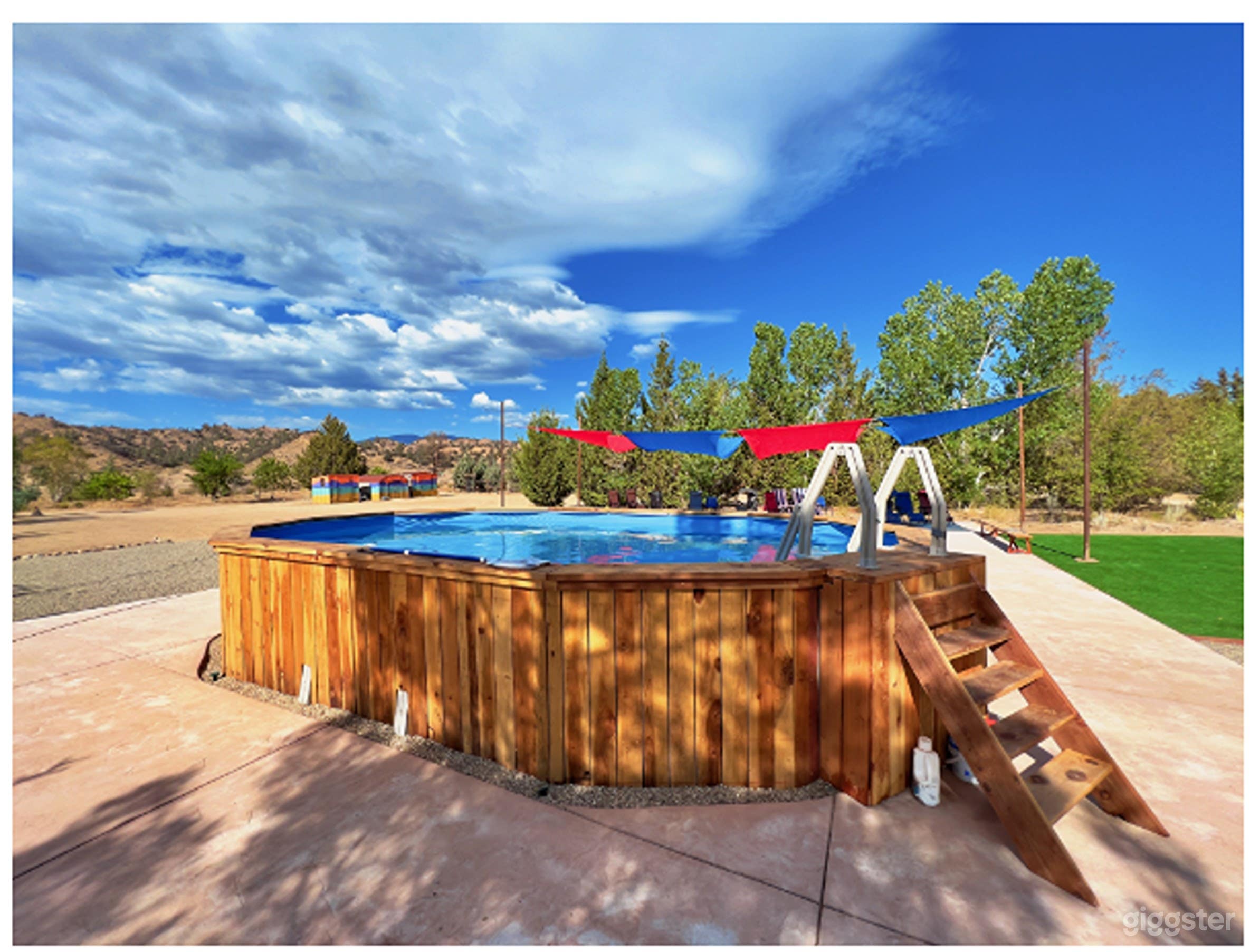 Outdoor Pool &amp; Hot Tub Retreat Photo 1
