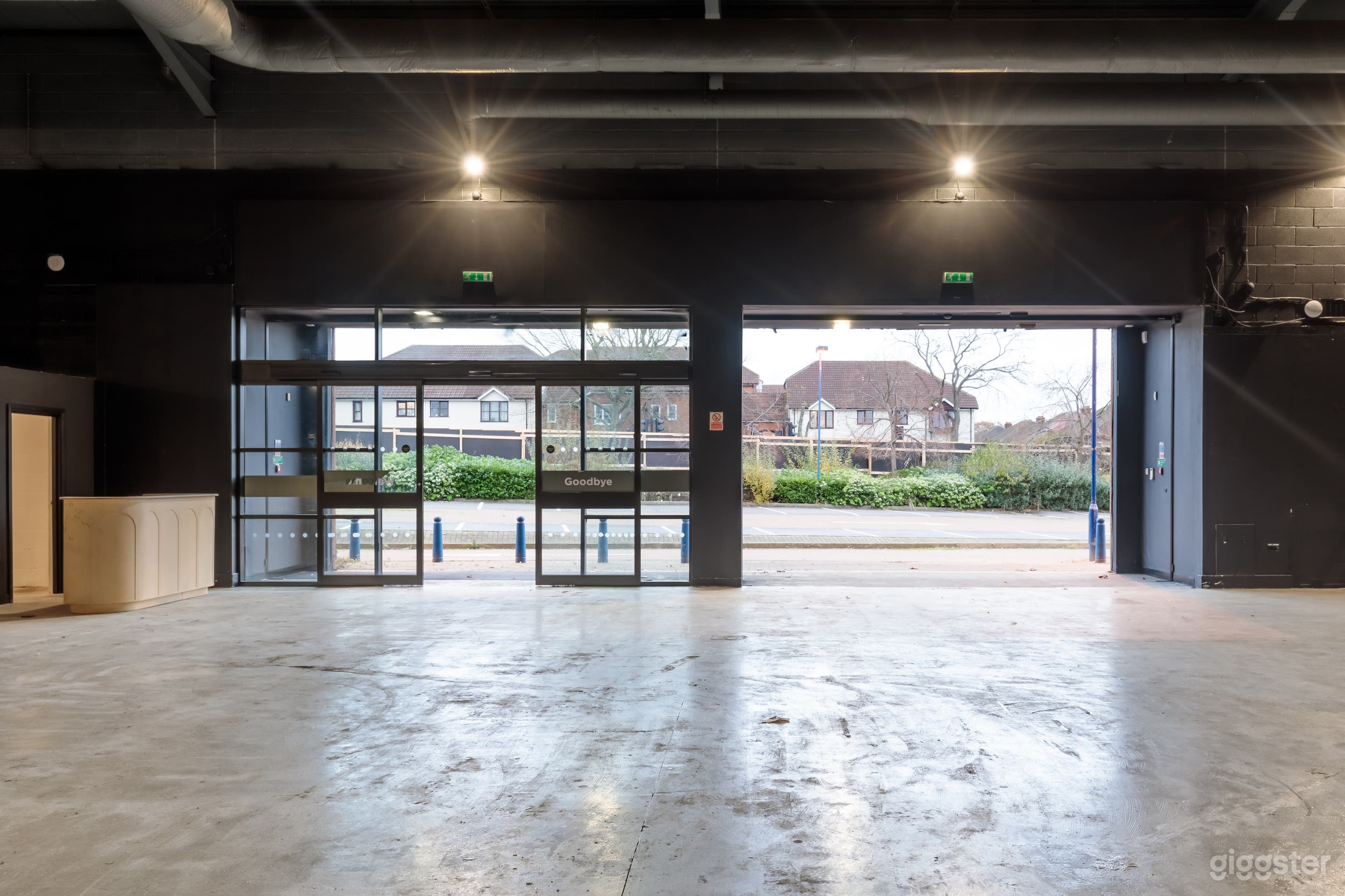 Studio Warehouse  Photo 4