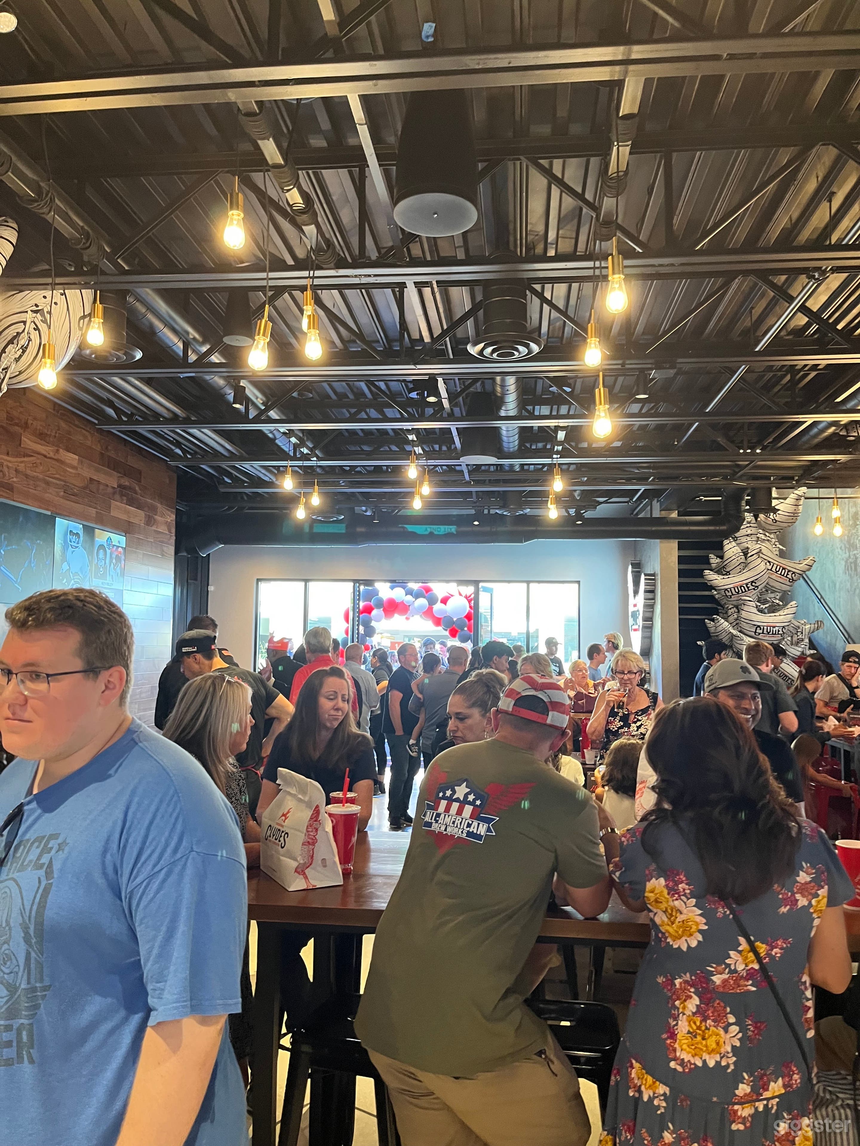 Beautiful 2 Story Restaurant in Yorba Linda Photo 2