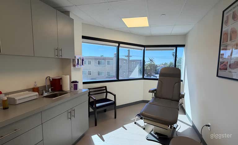  Fully Equipped Doctor's Clinic 