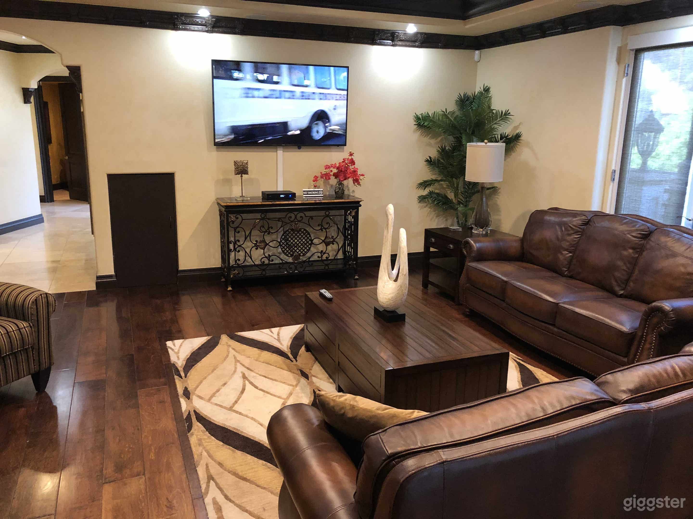 Beverly Hills Mansion with Patio Dining Photo 4