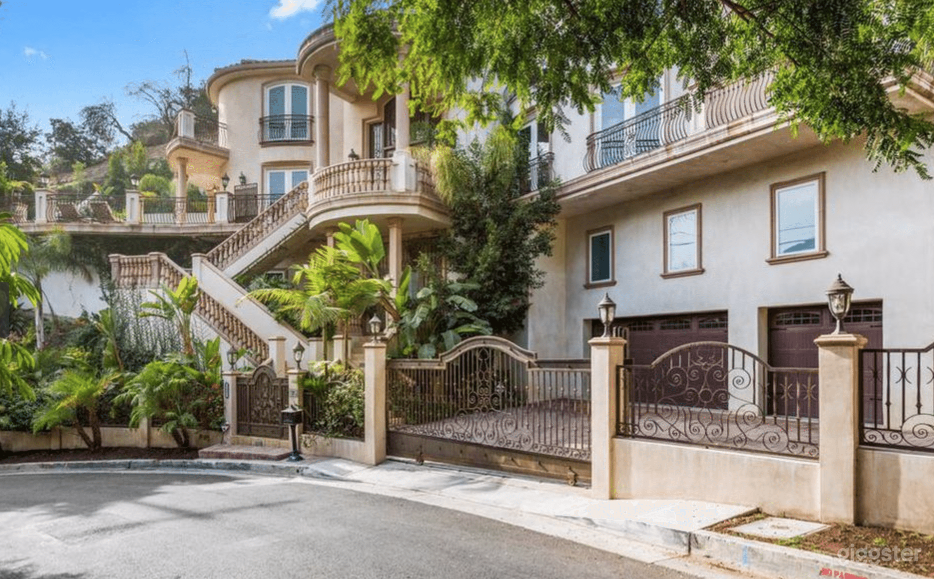 Beverly Hills Mansion with Patio Dining Photo 1