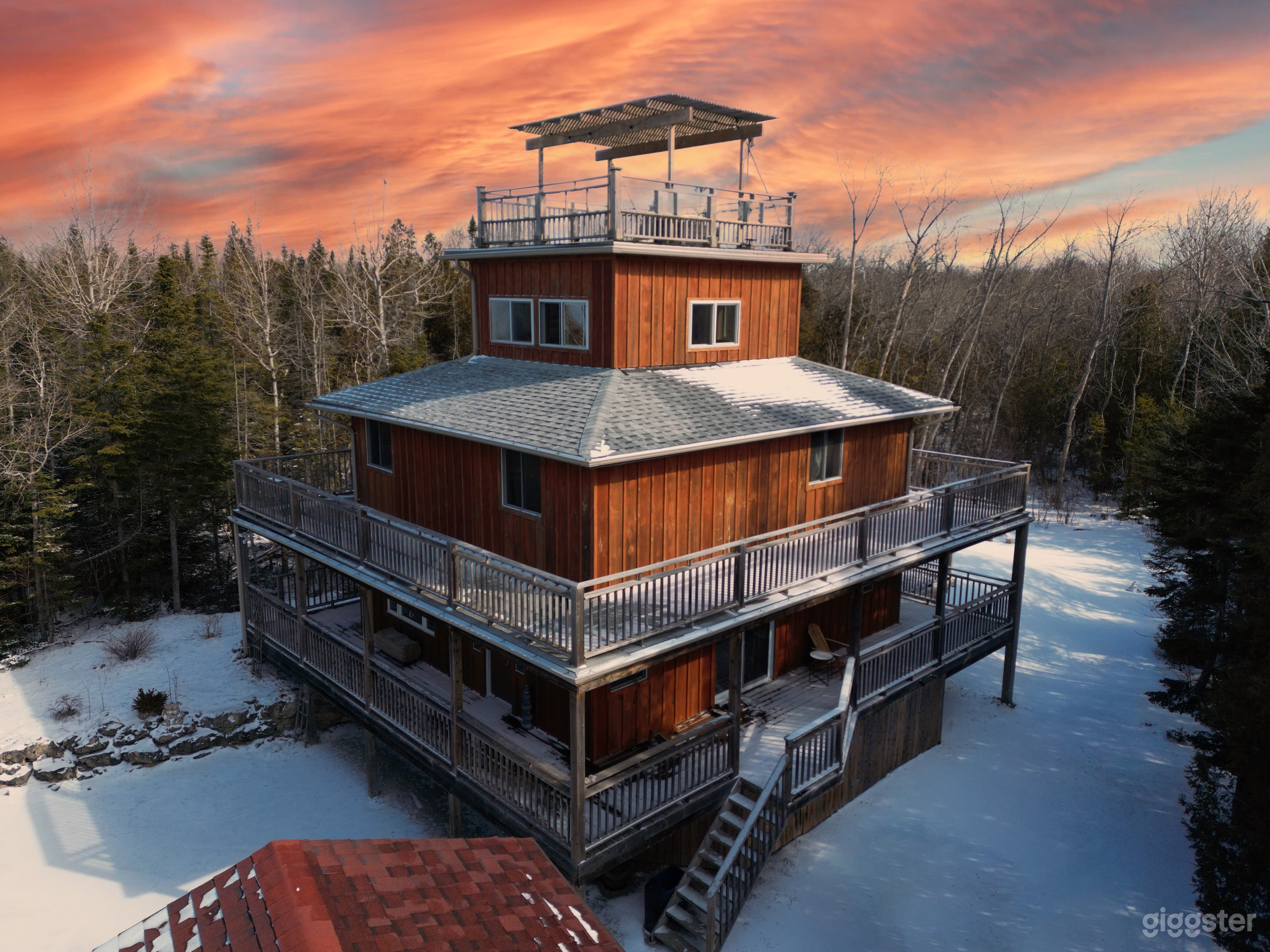 Unleash Your Creativity at Our Captivating Cottage Photo 1