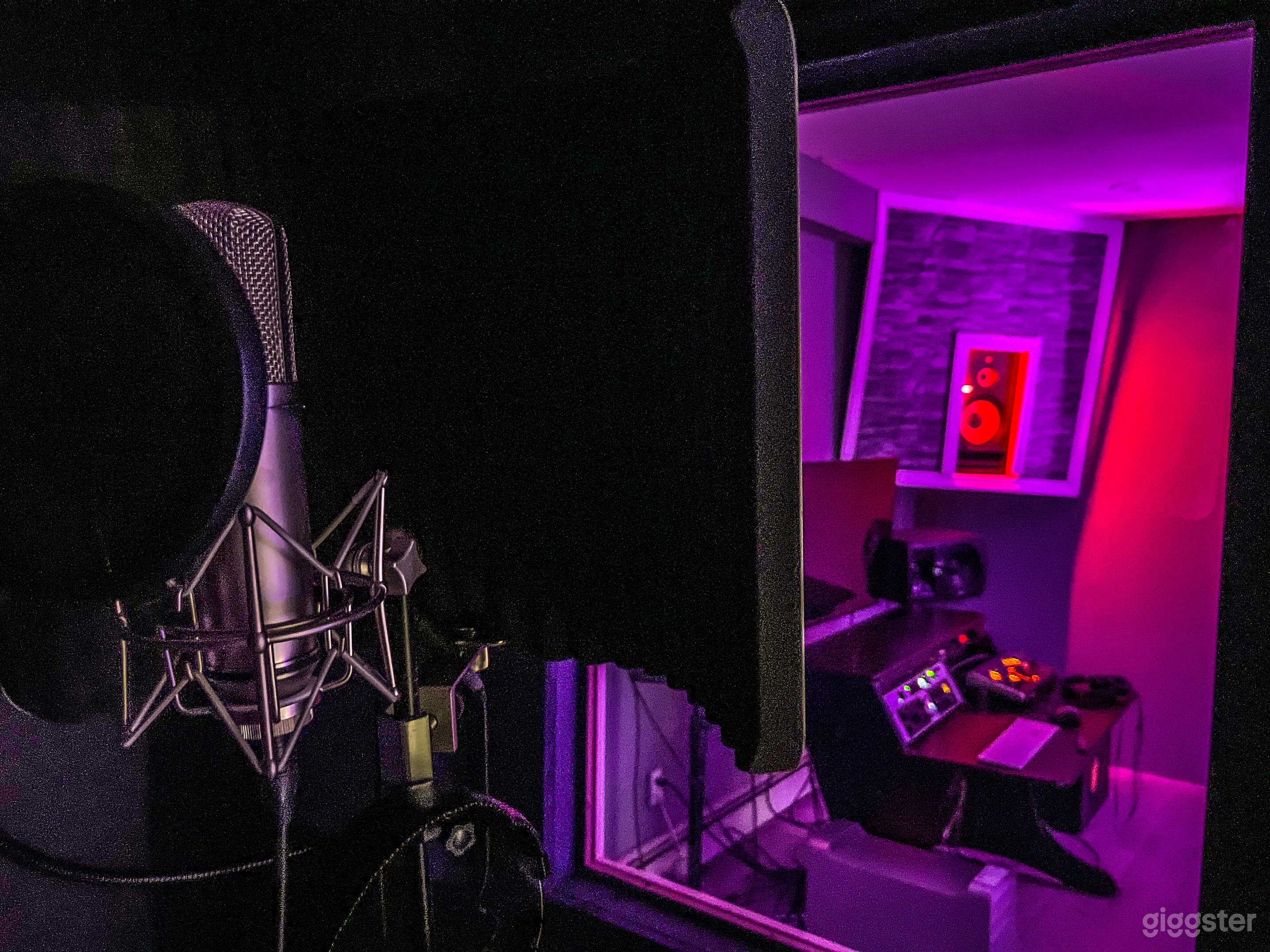 Spaceship themed Recording Studio W/ WALL SPEAKERS Photo 2