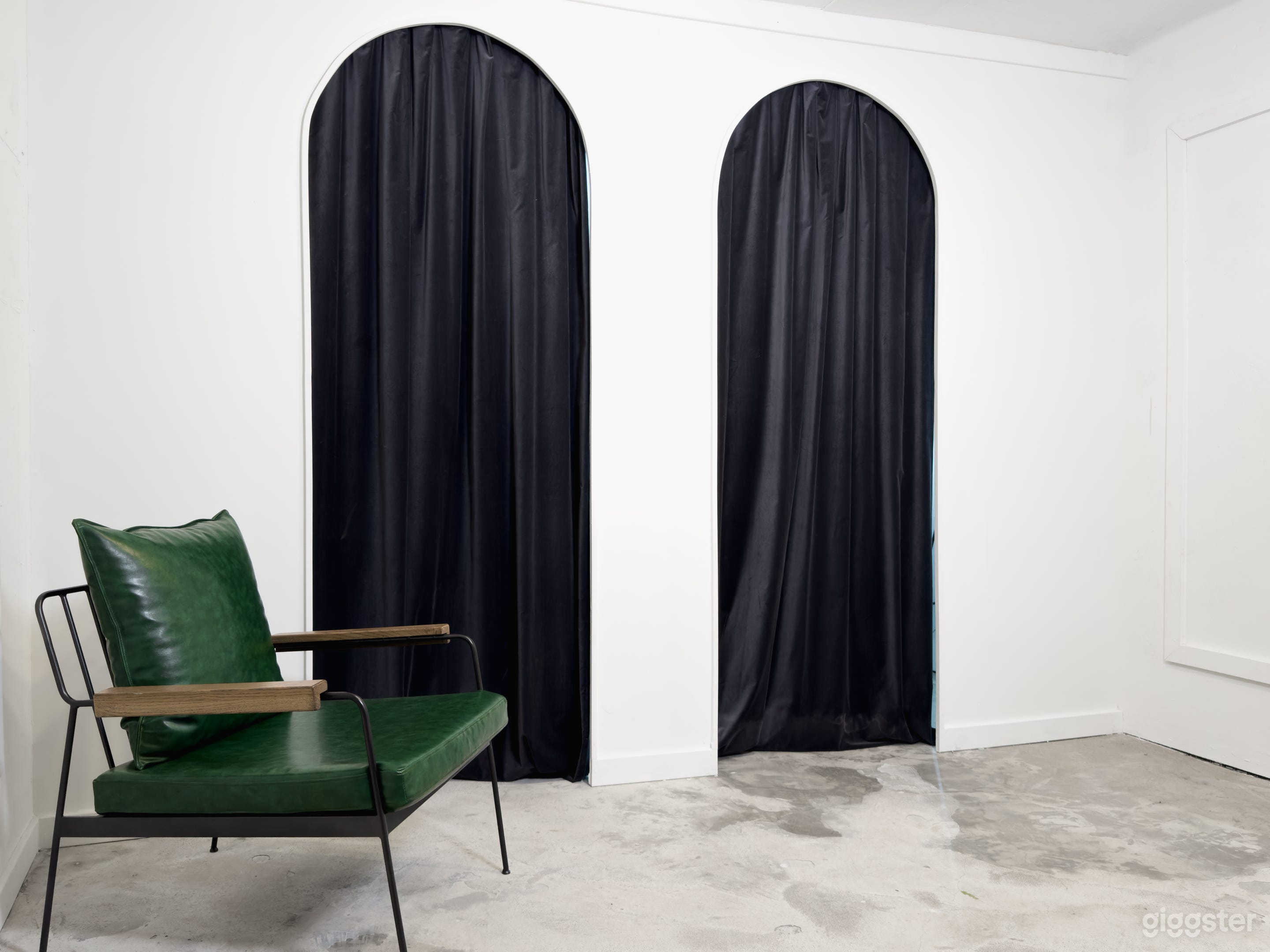 10 Set Modern Studio Photo 2