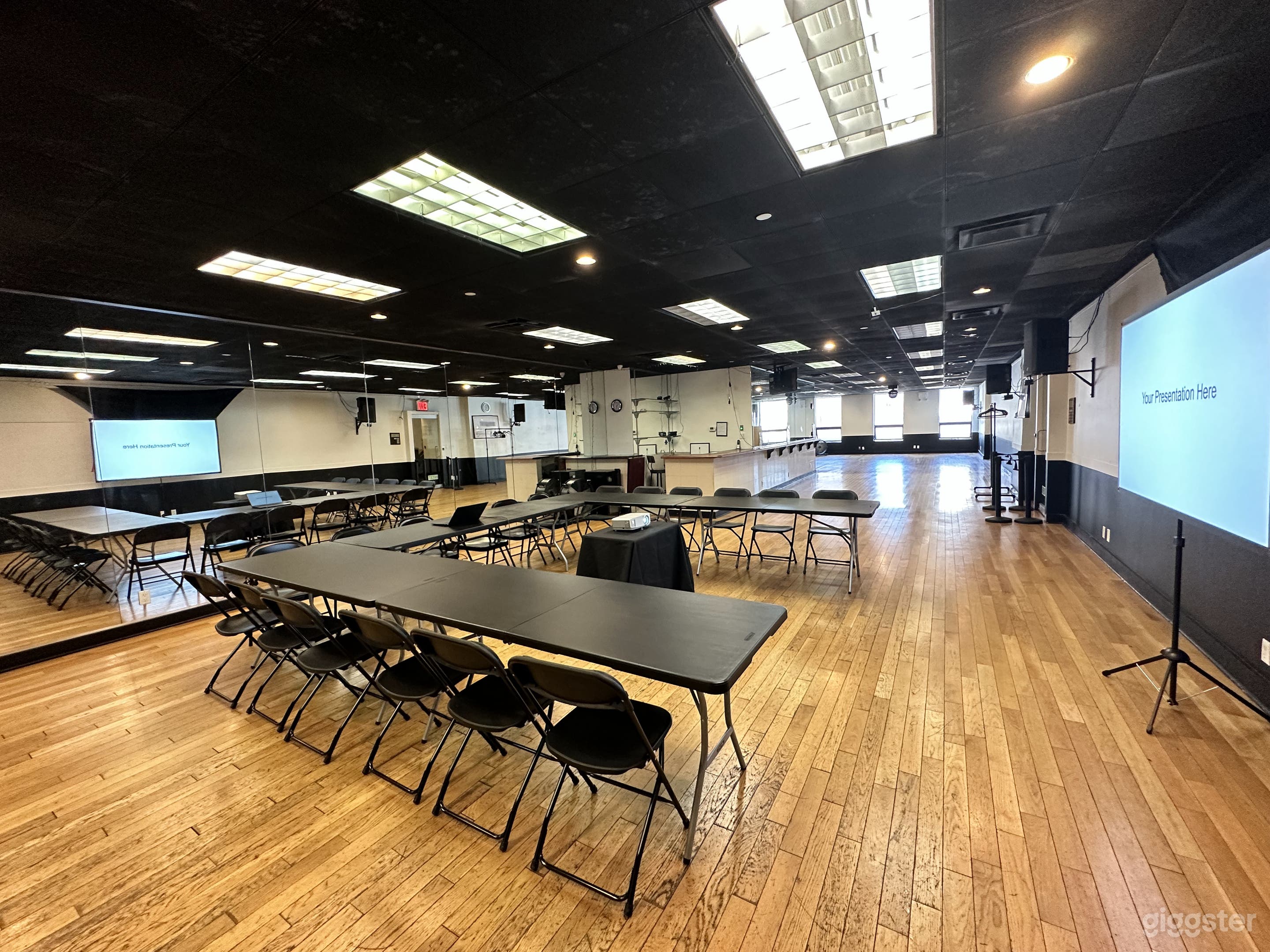 Spacious Versatile (+2600 Sqf) Photo 3