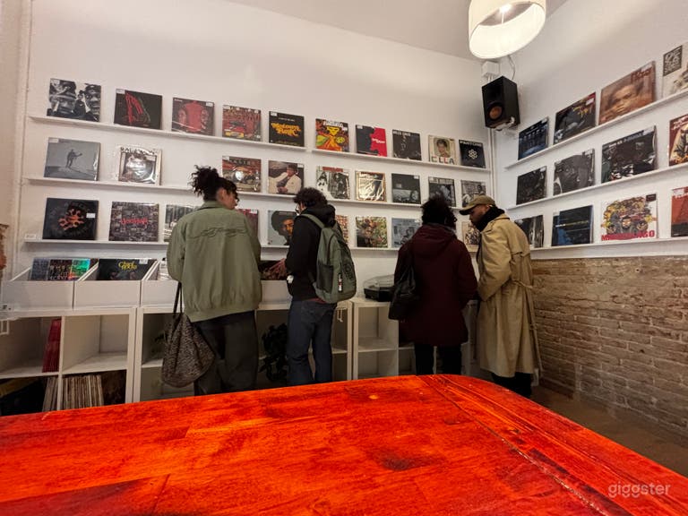  Espacio Creativo para Arte, Música y Eventos Comunitarios 