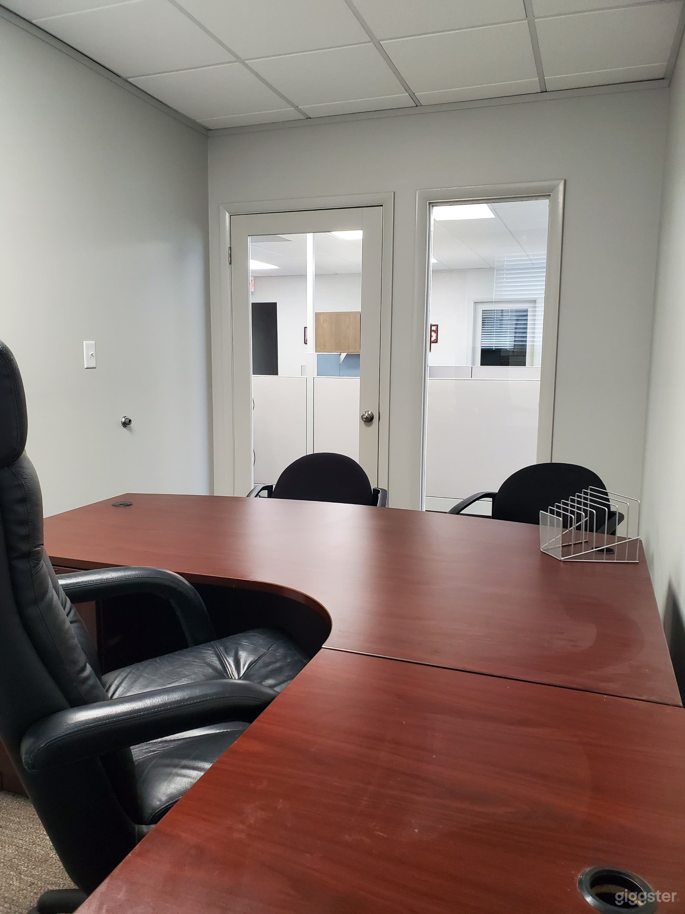 WorkRoom / Private Office- 114 Photo 4