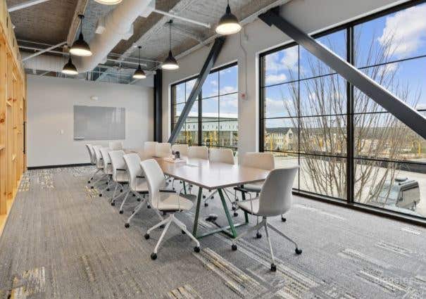 Partner (Luxury Boardroom) Photo 4