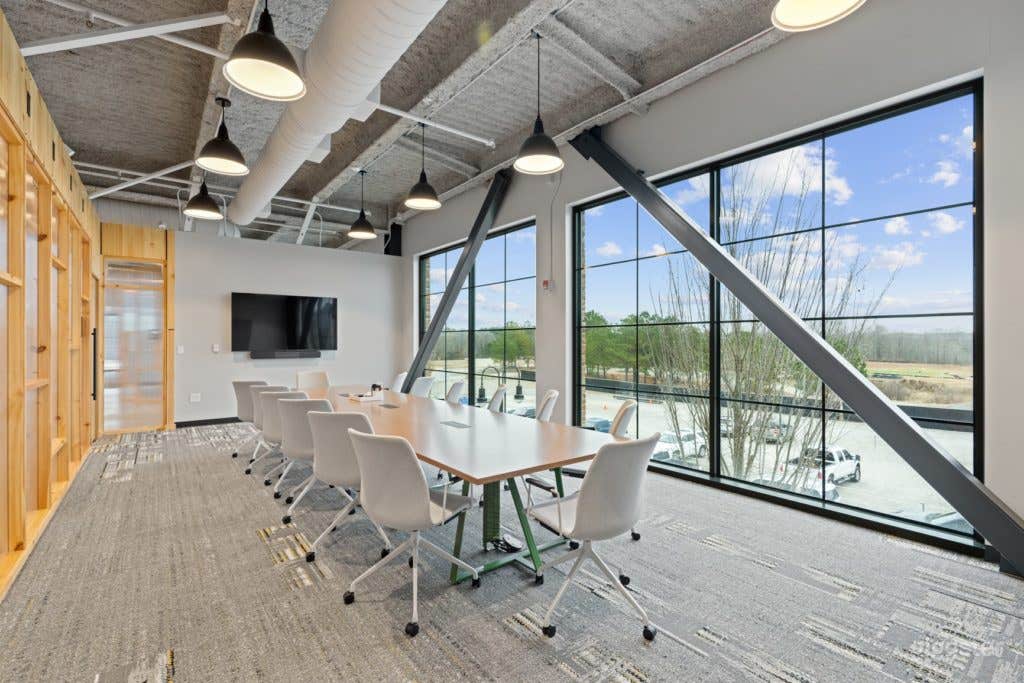 Partner (Luxury Boardroom) Photo 1