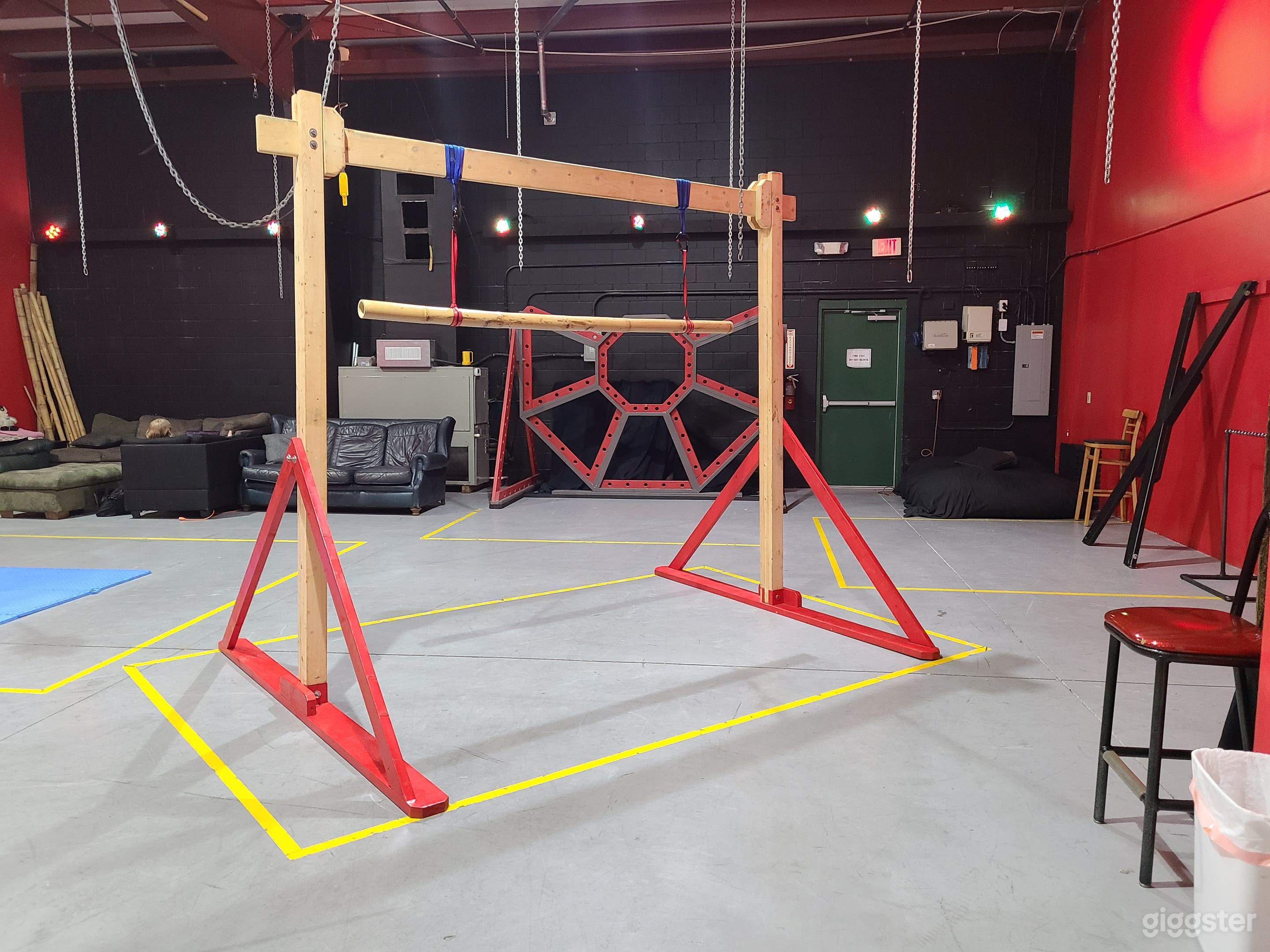 Orlando Dungeon Themed Facility Studio Suite 4 Photo 3