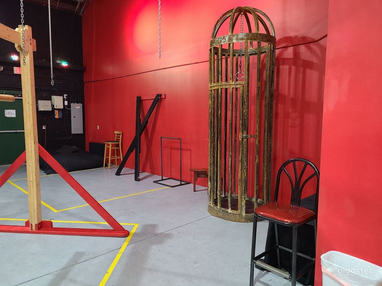  Orlando Dungeon Themed Facility Studio Suite 4 