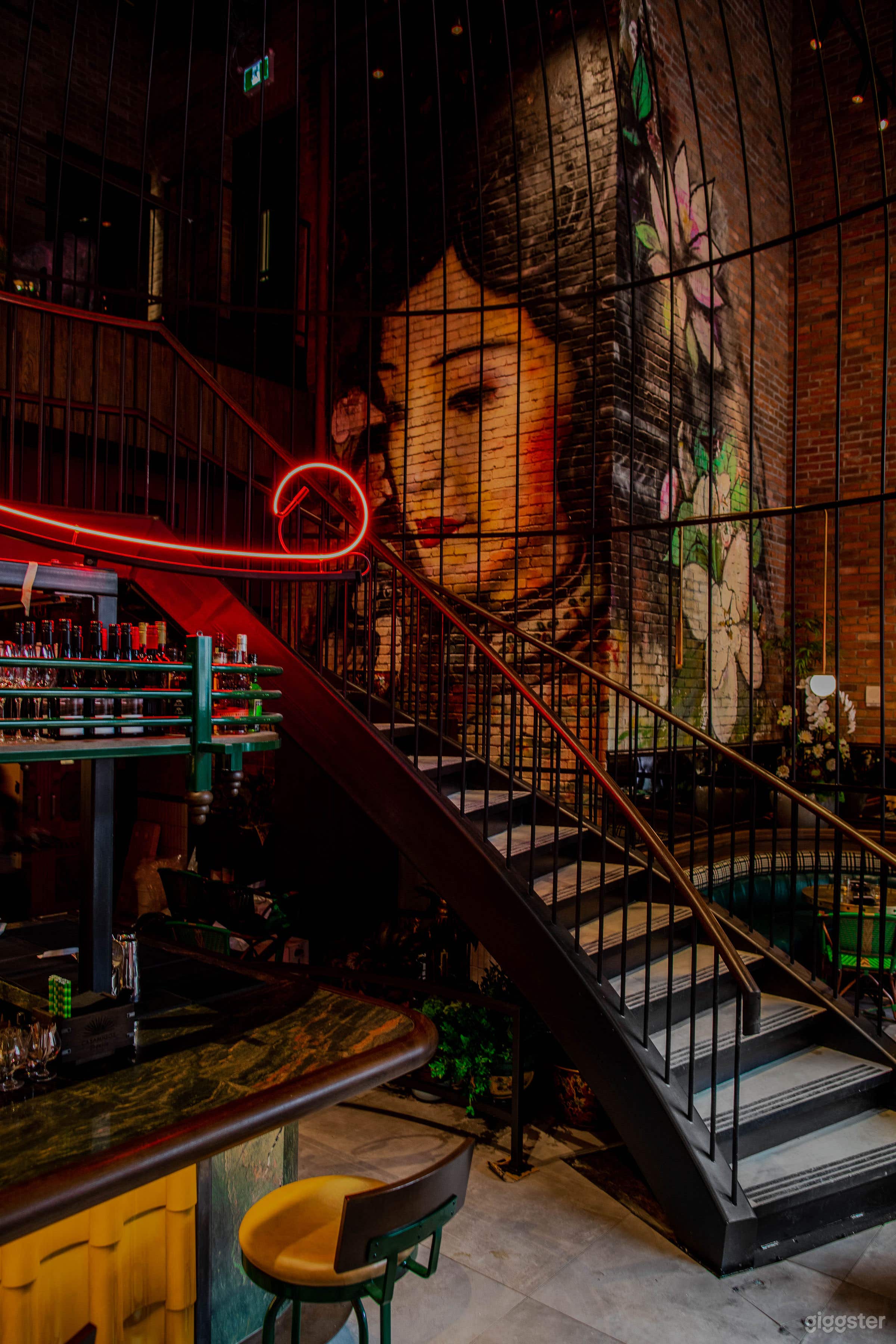 Upscale Modern Asian Design Restaurant Photo 4