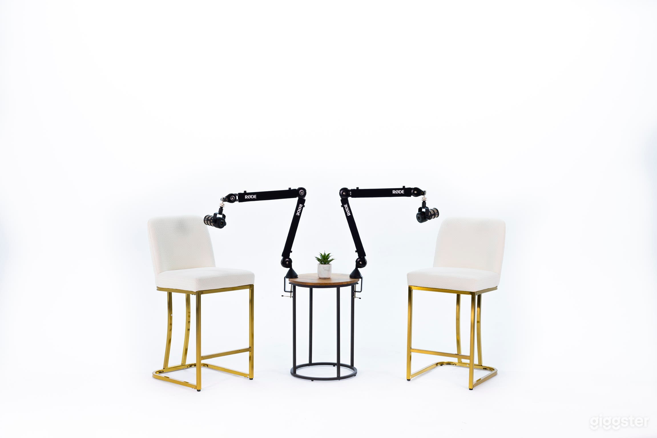 A sample of how clean and bright the cyc wall looks