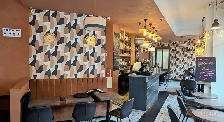  Restaurante europeo y bar de cócteles chic con decoración moderna 