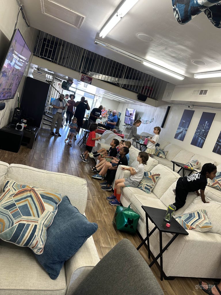  Storefront Games (Main Level) 