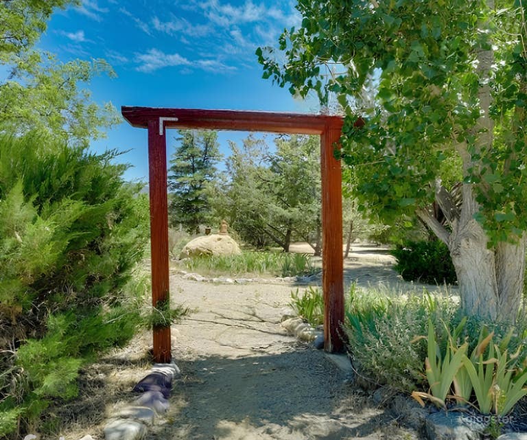  Tranquil Chakra House – Perfect for Wellness Retreats, Events, and Creative Projects 