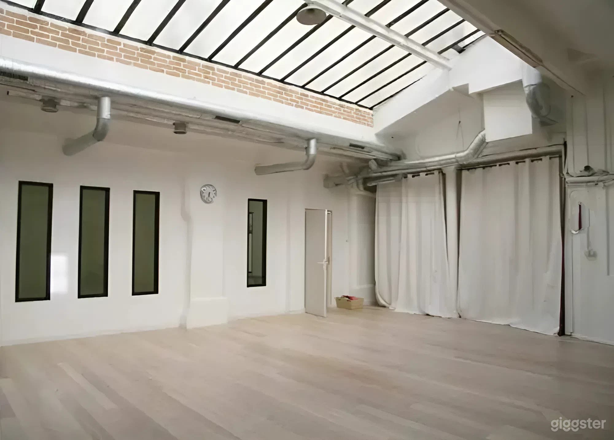 Studio de Pilates/Yoga lumineux et serein à Paris Photo 1