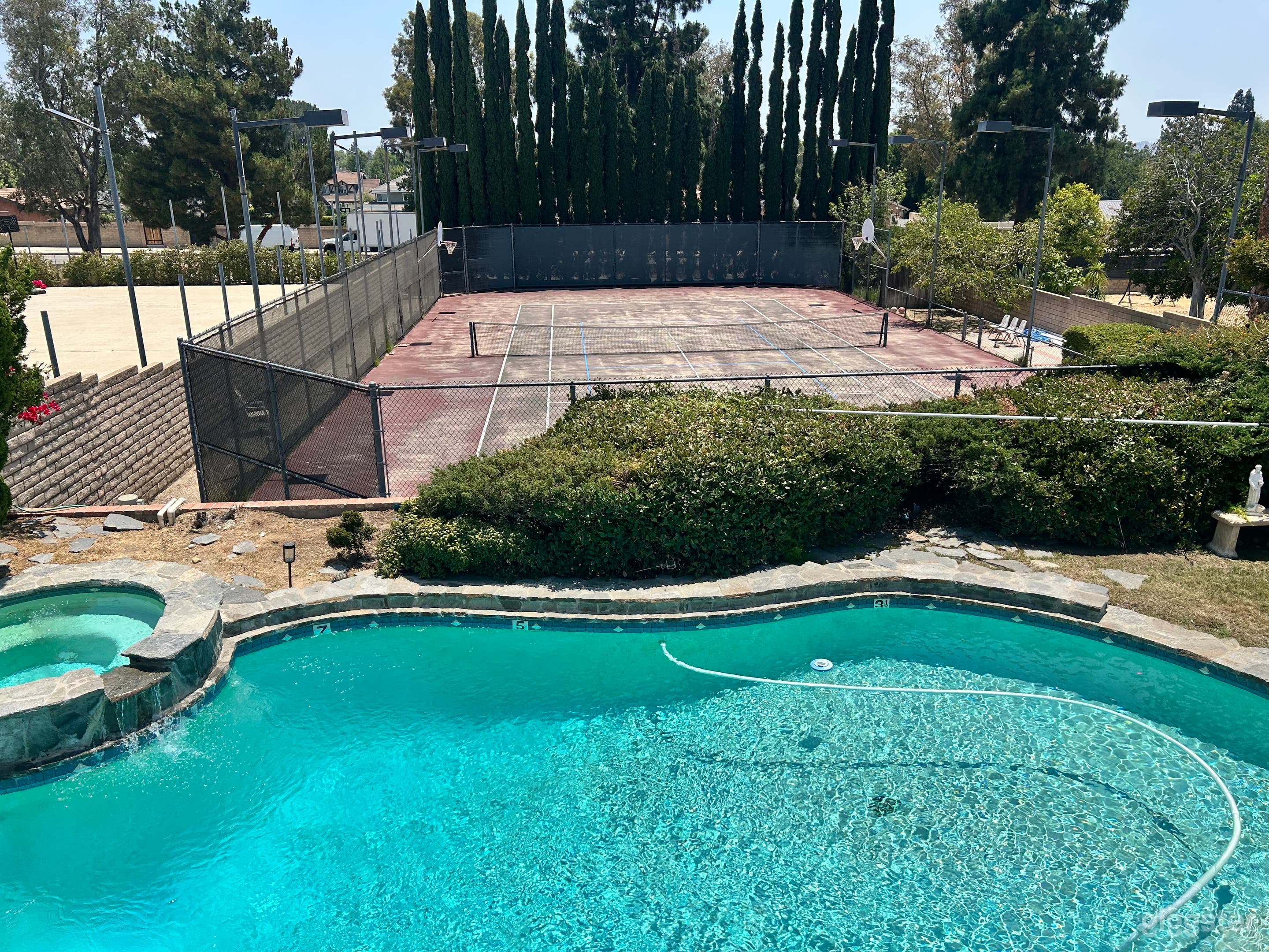 4BD 3B Home w/ Pool, Tennis Court, & Basketball Hoops Photo 4