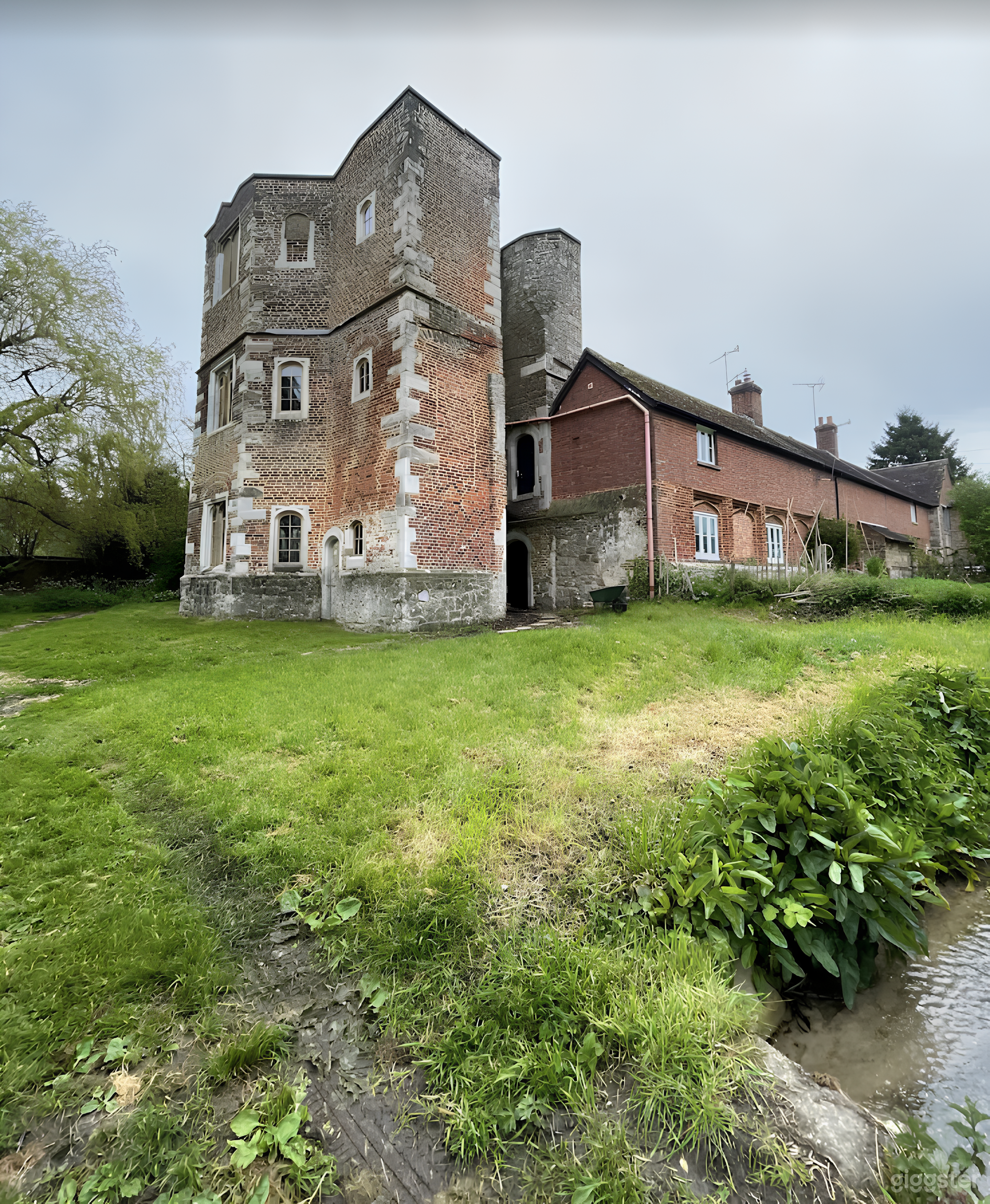 Heritage Palace and Garden Photo 1
