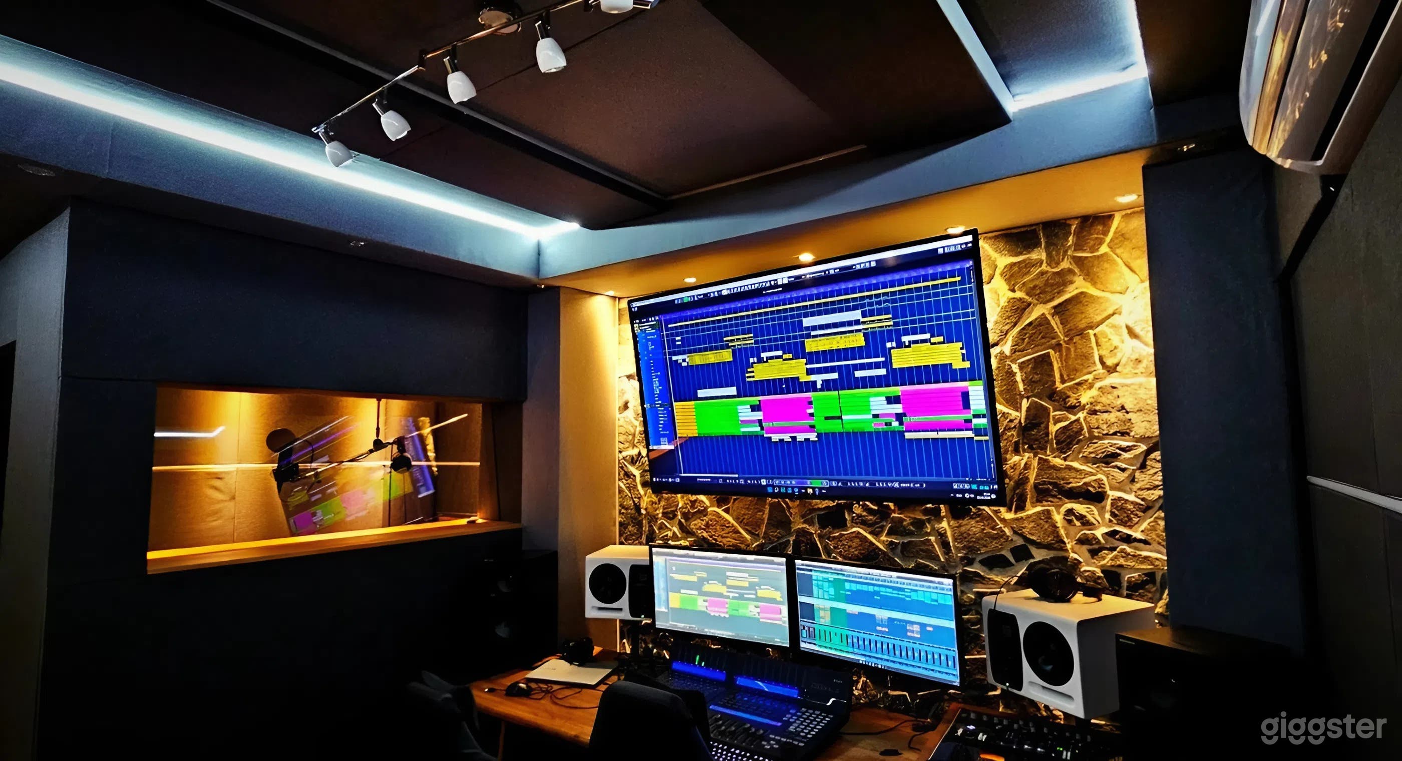 Professionelles Tonstudio mit Gesangskabine & High-End-Ausrüstung Foto 4