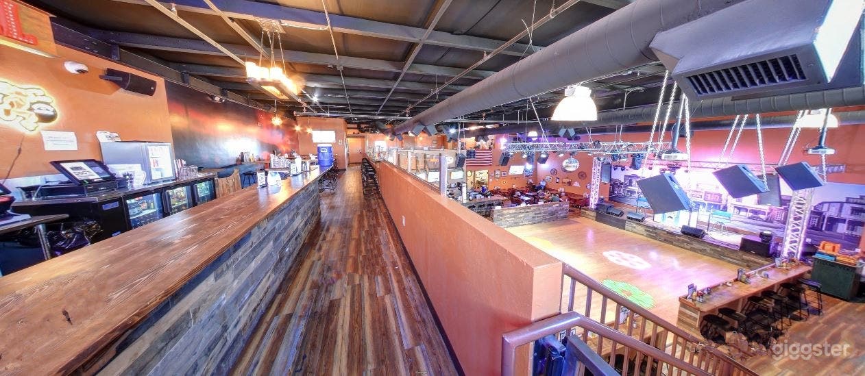 Private Mezzanine with Musical Stage View Photo 1