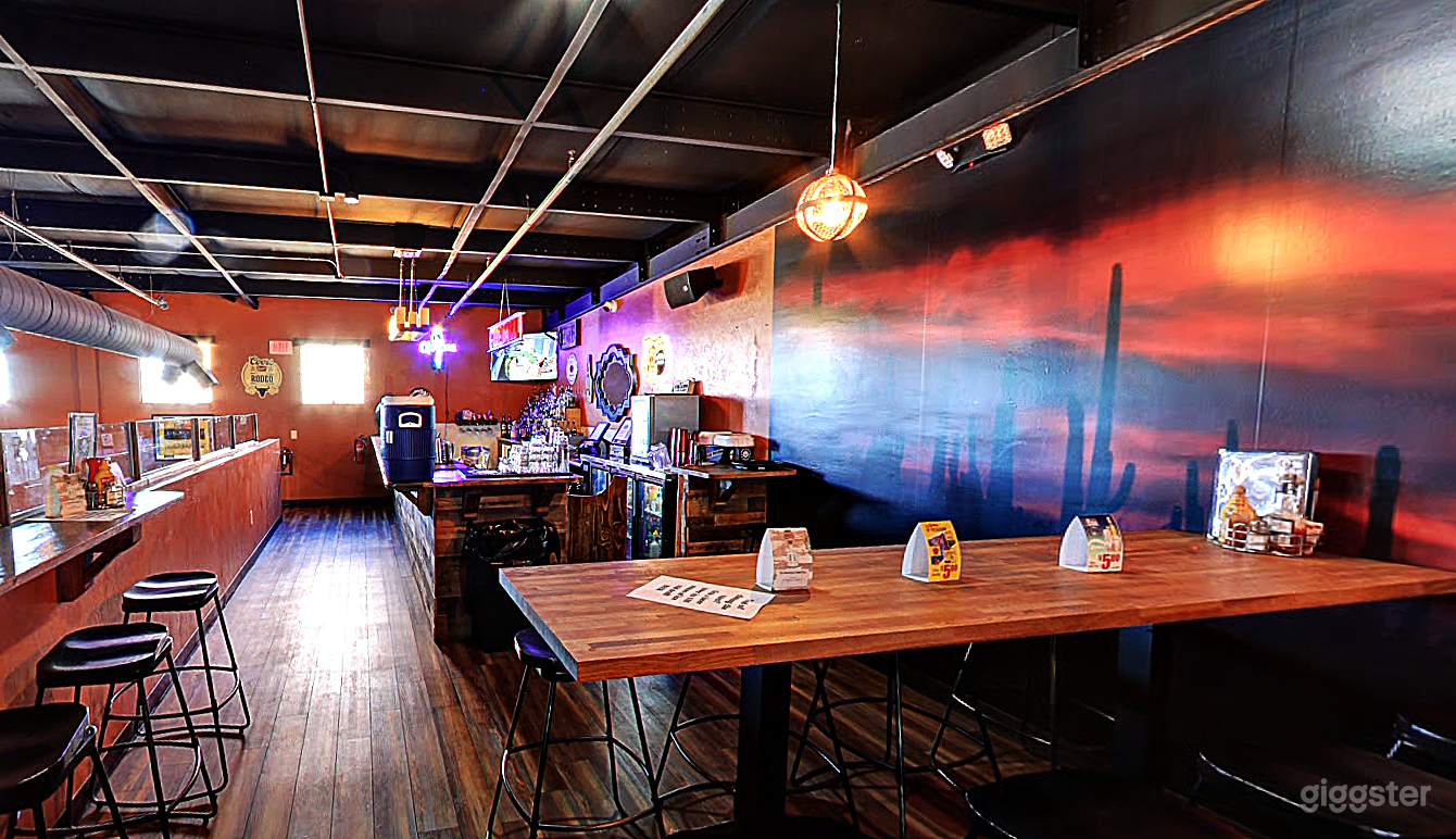 Private Mezzanine with Musical Stage View Photo 2