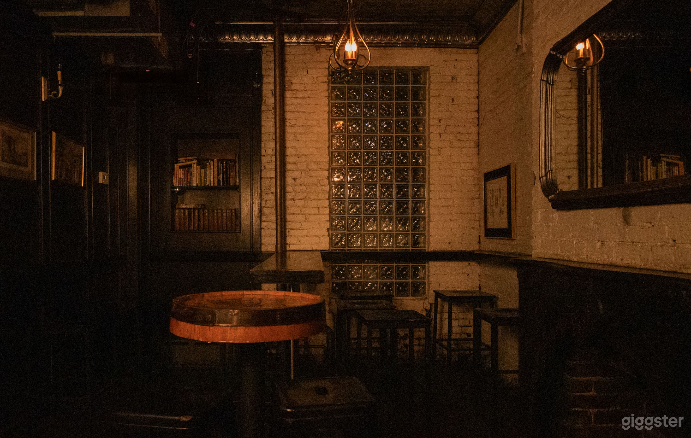 Whiskey Bar in Upper East Side Manhattan Photo 2