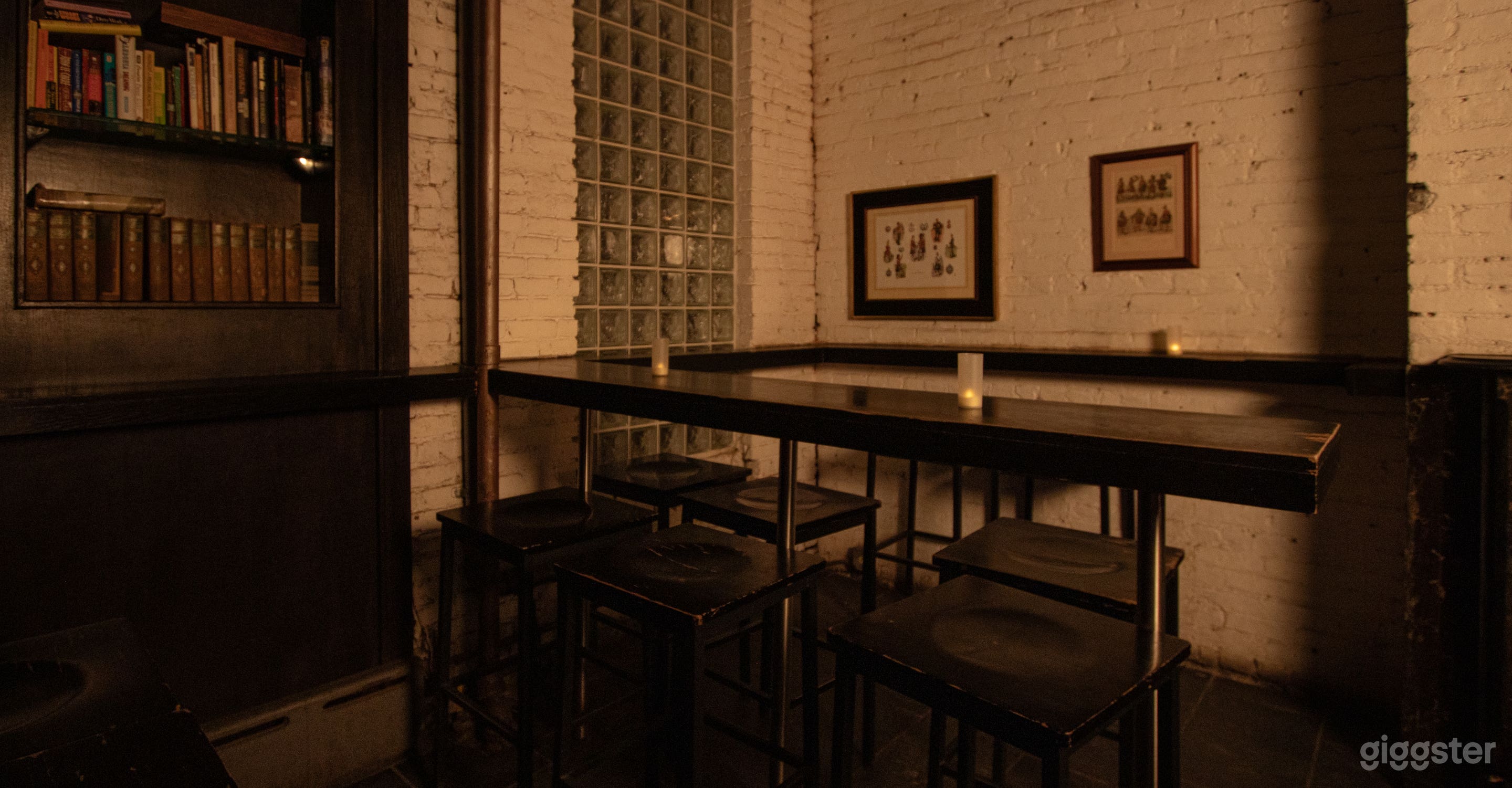 Whiskey Bar in Upper East Side Manhattan Photo 1