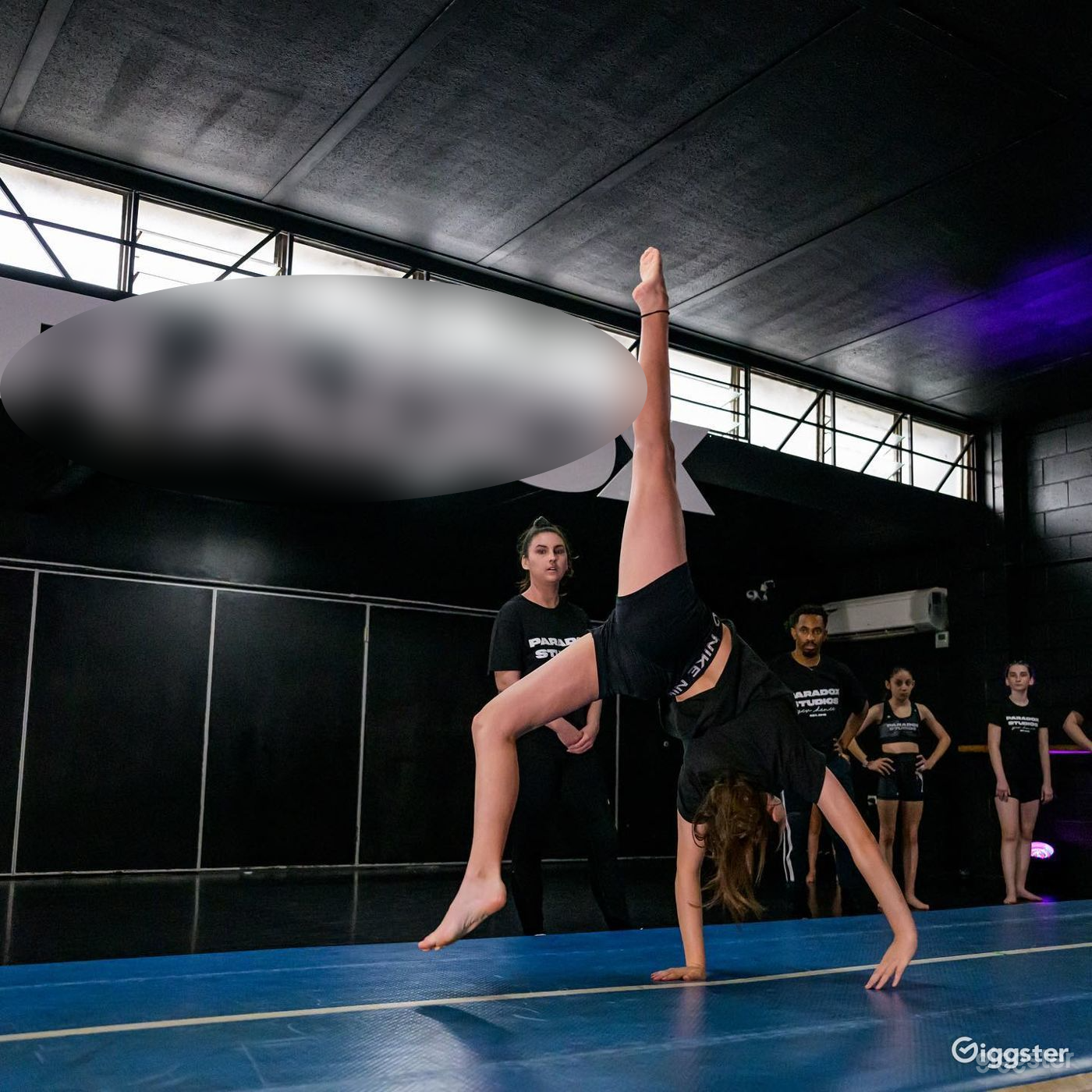 Distinctive Studio in Woolloongabba Photo 2