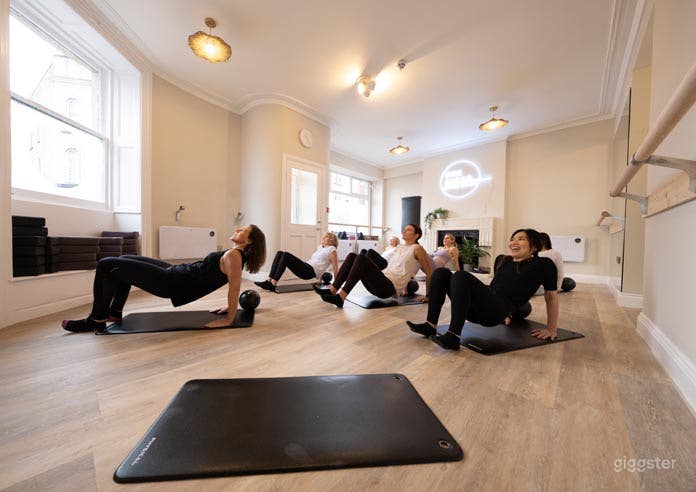  Fitness Studio filled with natural light (For up to 20 people) 