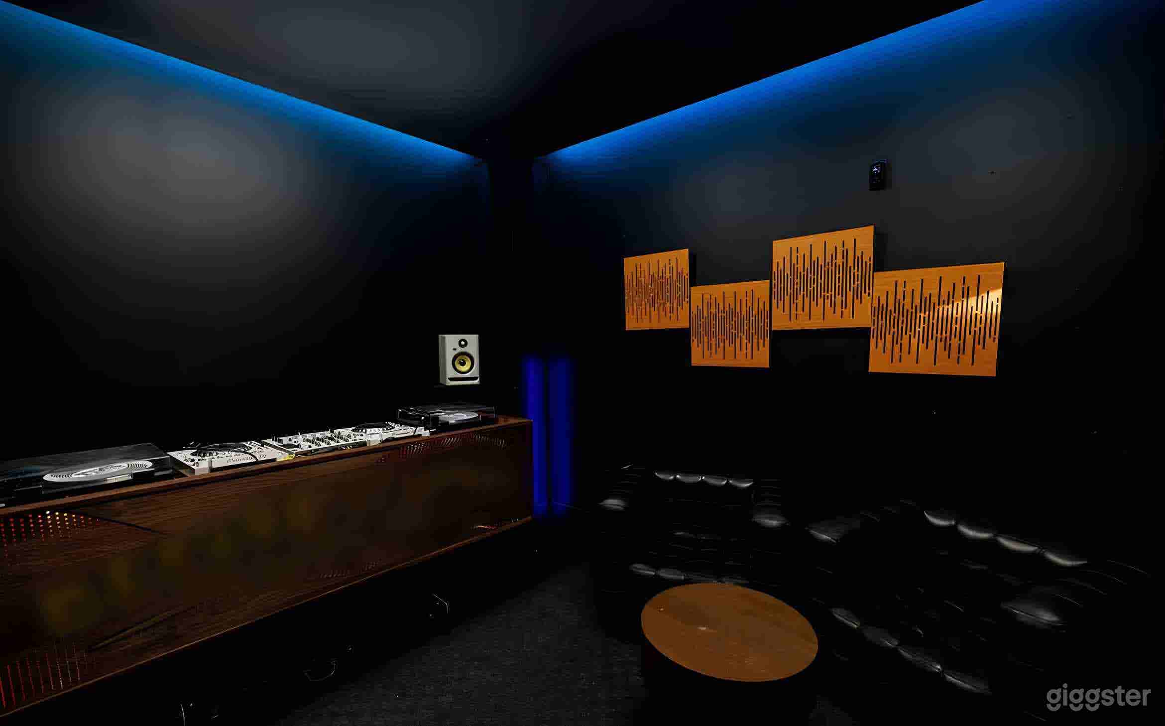 Music Recording & Podcast Studio Photo 3