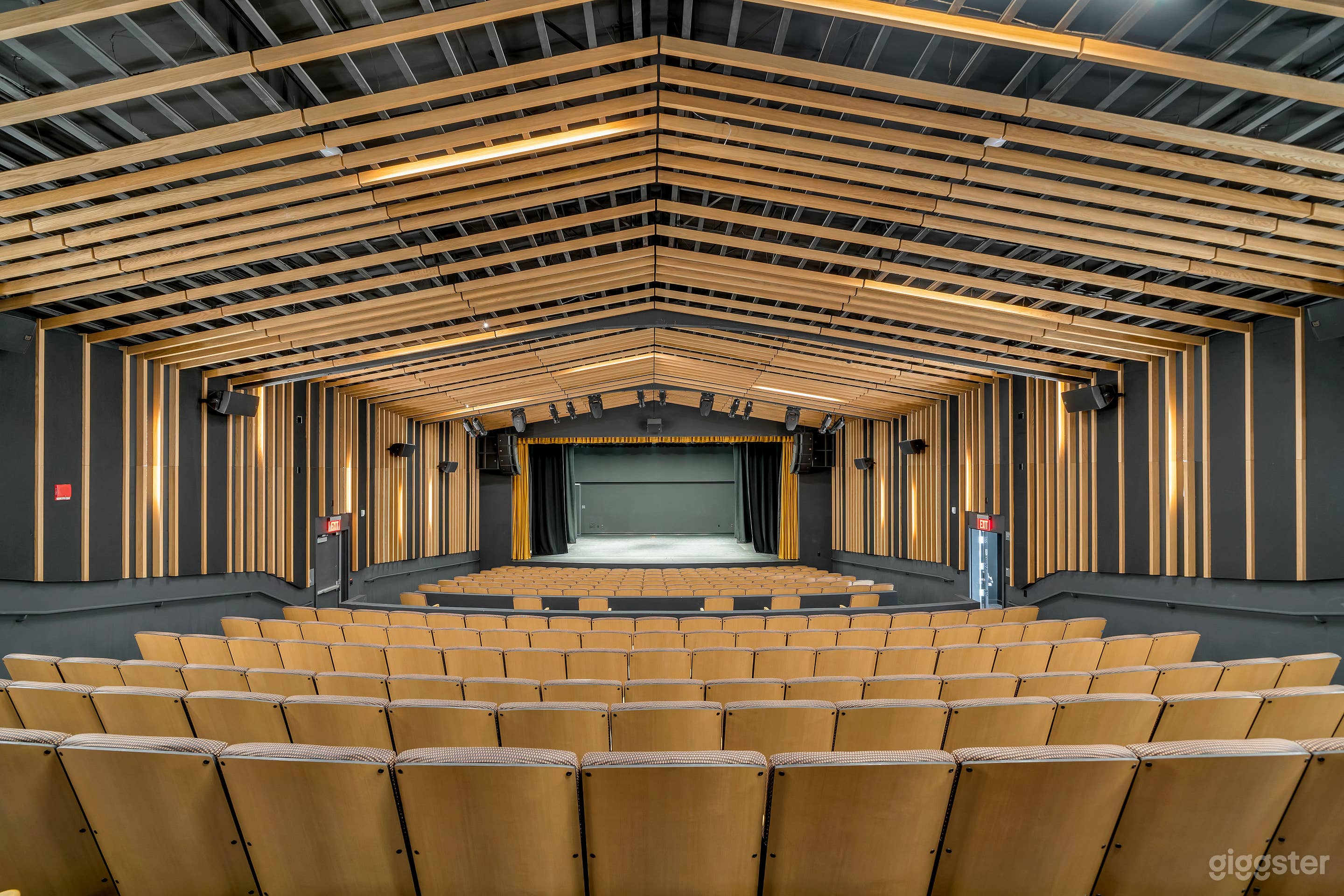 STATE OF THE ART CAMPUS FOR PRODUCTION AUDITORIUM Photo 3
