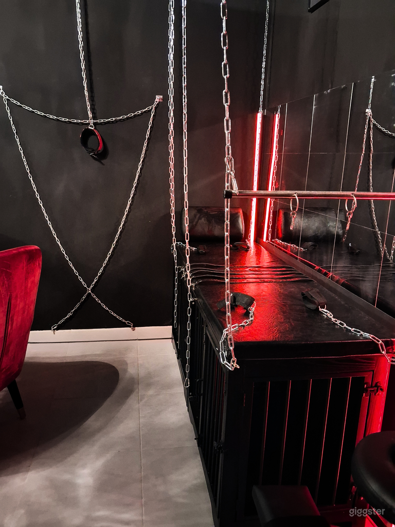  Calabozo BDSM Privado y Estudio de Fotografía Fetichista en Marbella 