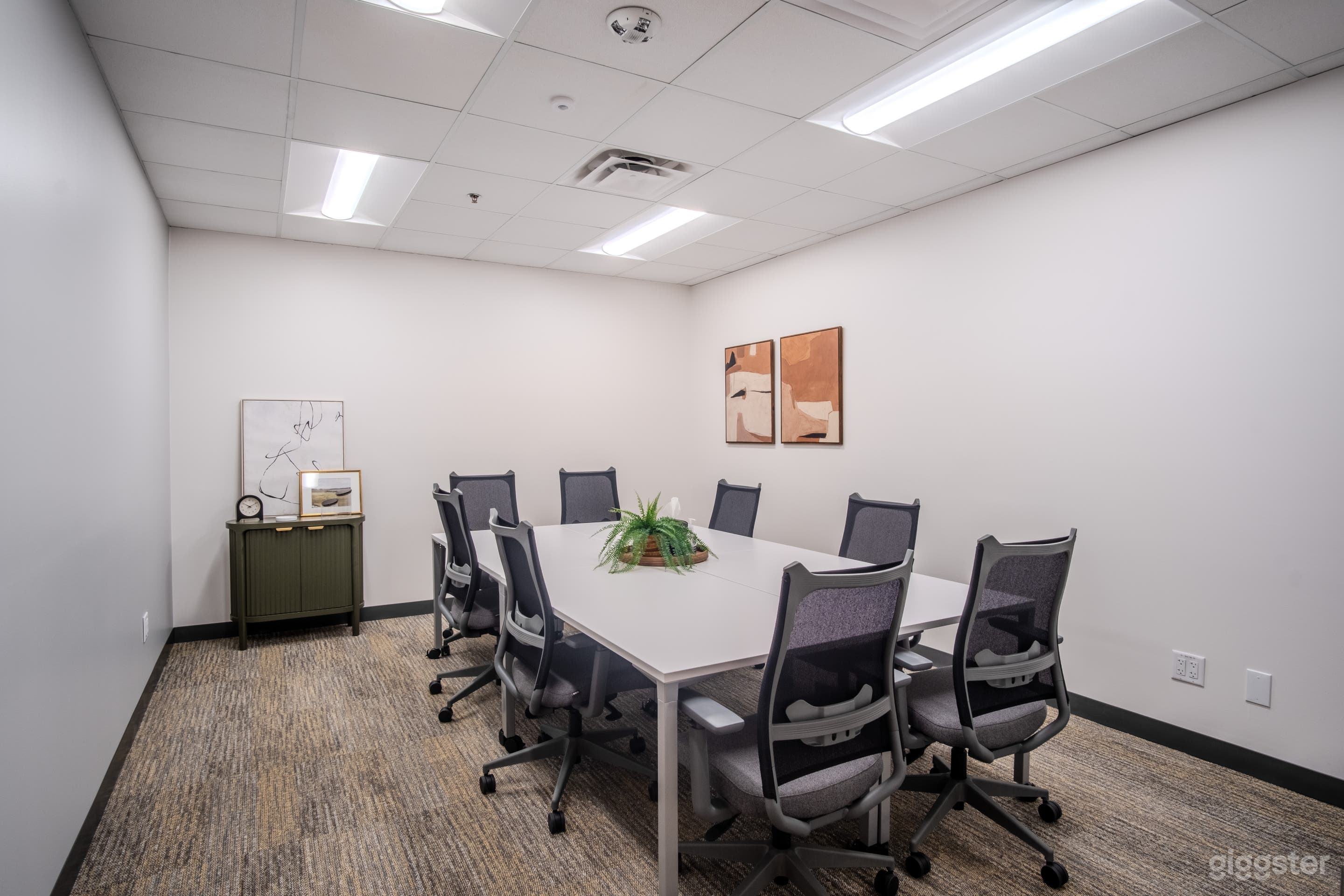 Collaborative 8-person Conference Room in Uptown Photo 1