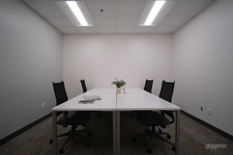  Sala de Conferencias Colaborativa para 8 Personas en Uptown 