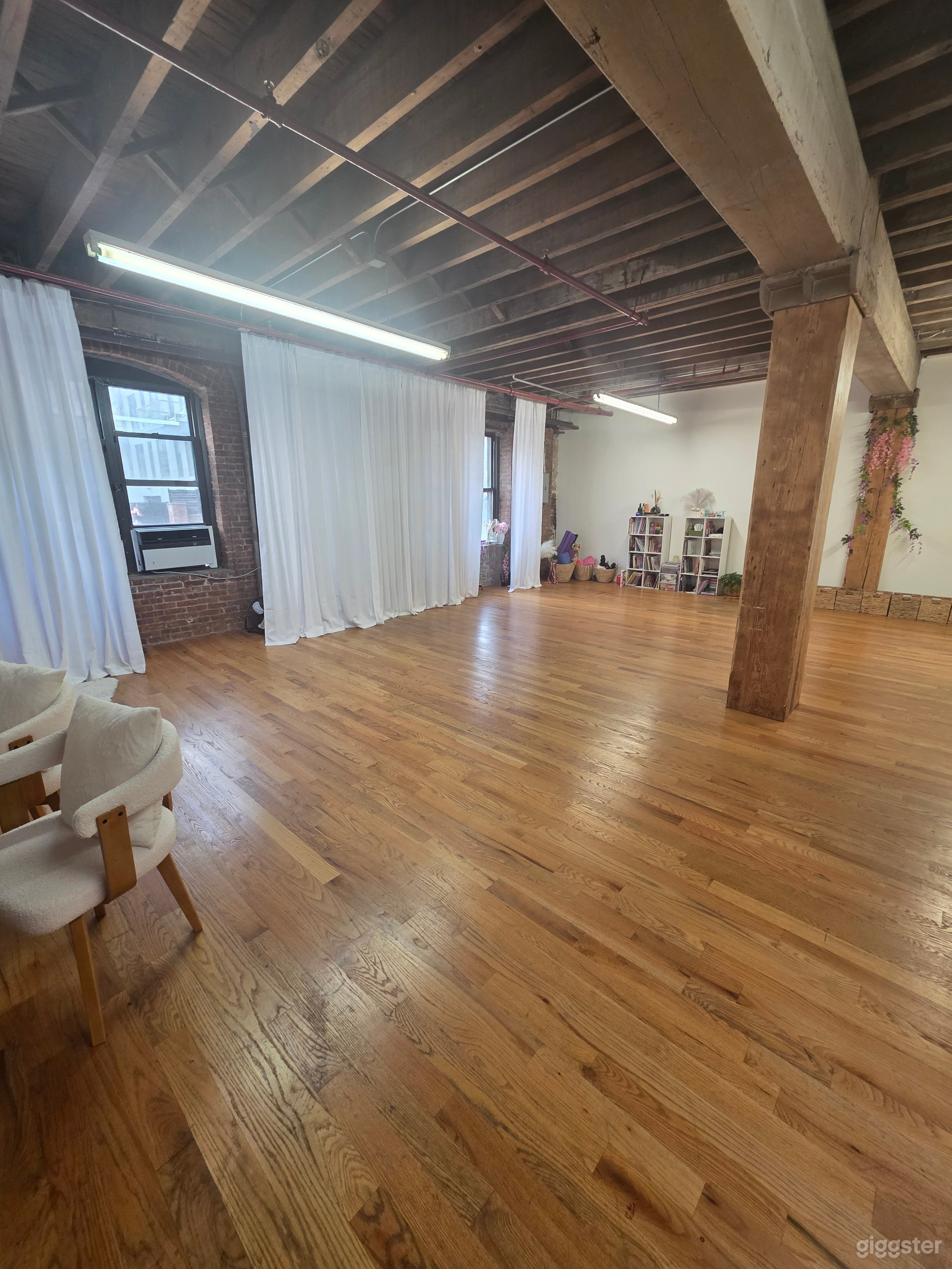 Beautiful, spacious, and unique studio for your next class Photo 3