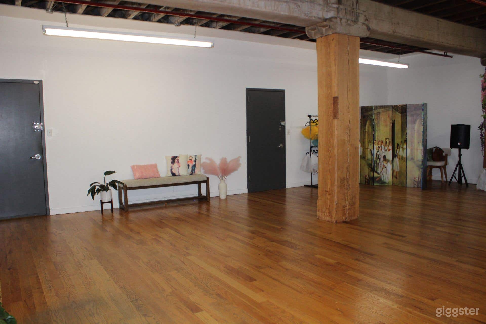 Beautiful, spacious, and unique studio for your next class Photo 4