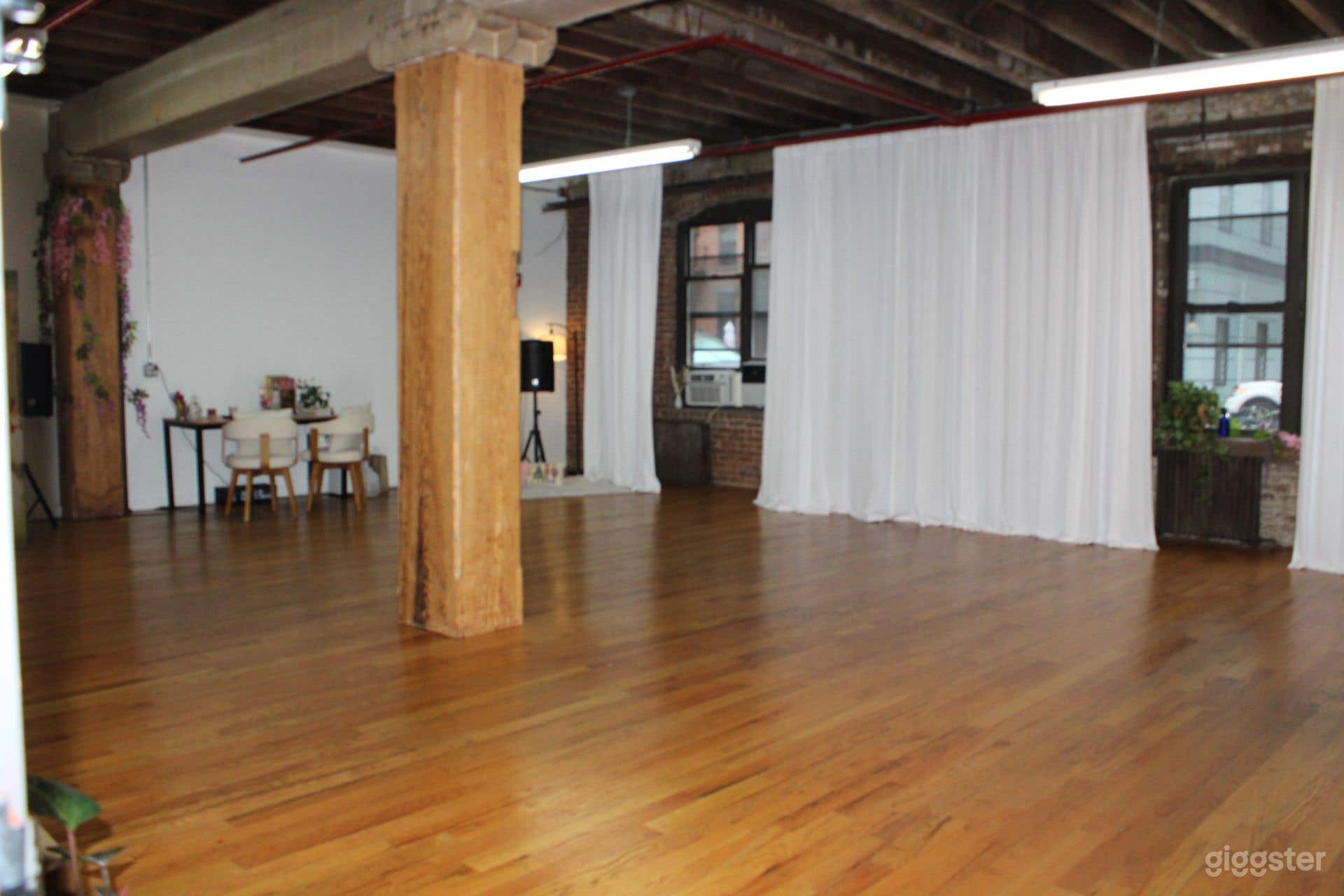 Beautiful, spacious, and unique studio for your next class Photo 2