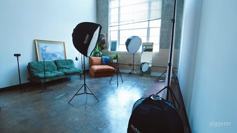  Rustic Photography Loft Studio in Grant Park Area 