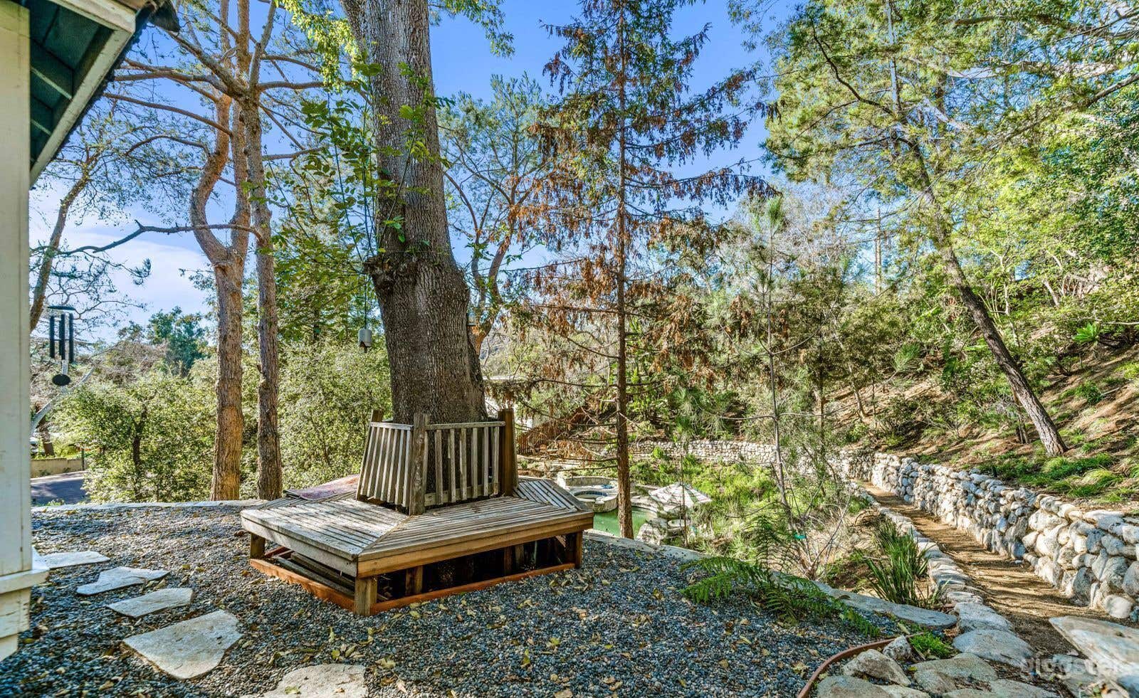 RUSTIC CABIN OASIS IN LA'S MULHOLLAND DRIVE/POOL Photo 2