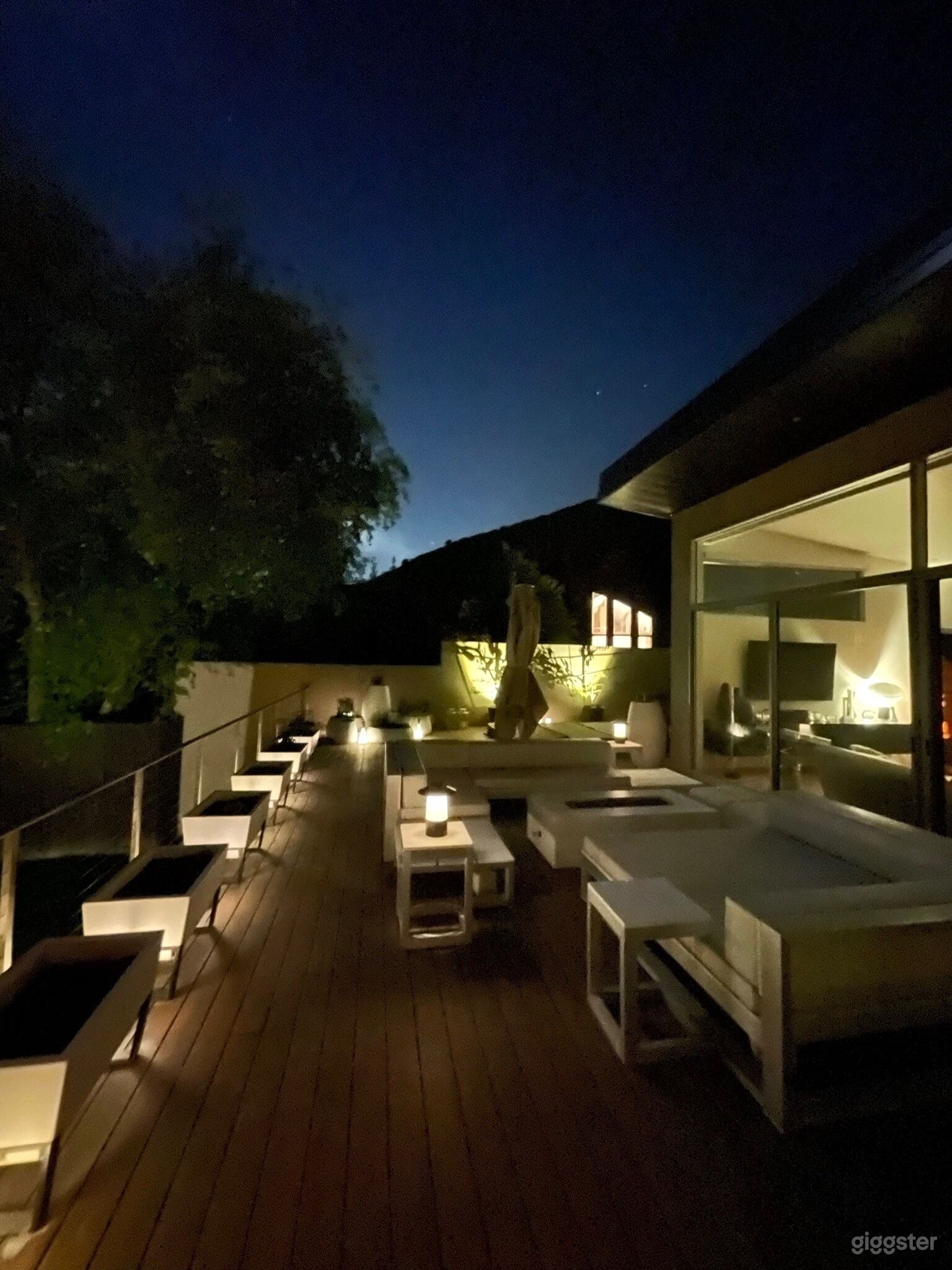 Secluded Canyon Backyard Retreat Photo 4