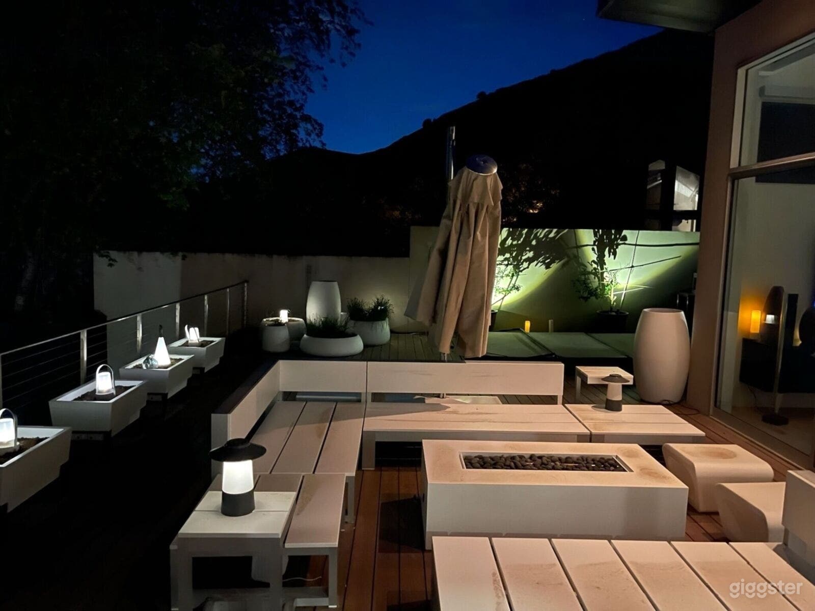 Secluded Canyon Backyard Retreat Photo 3