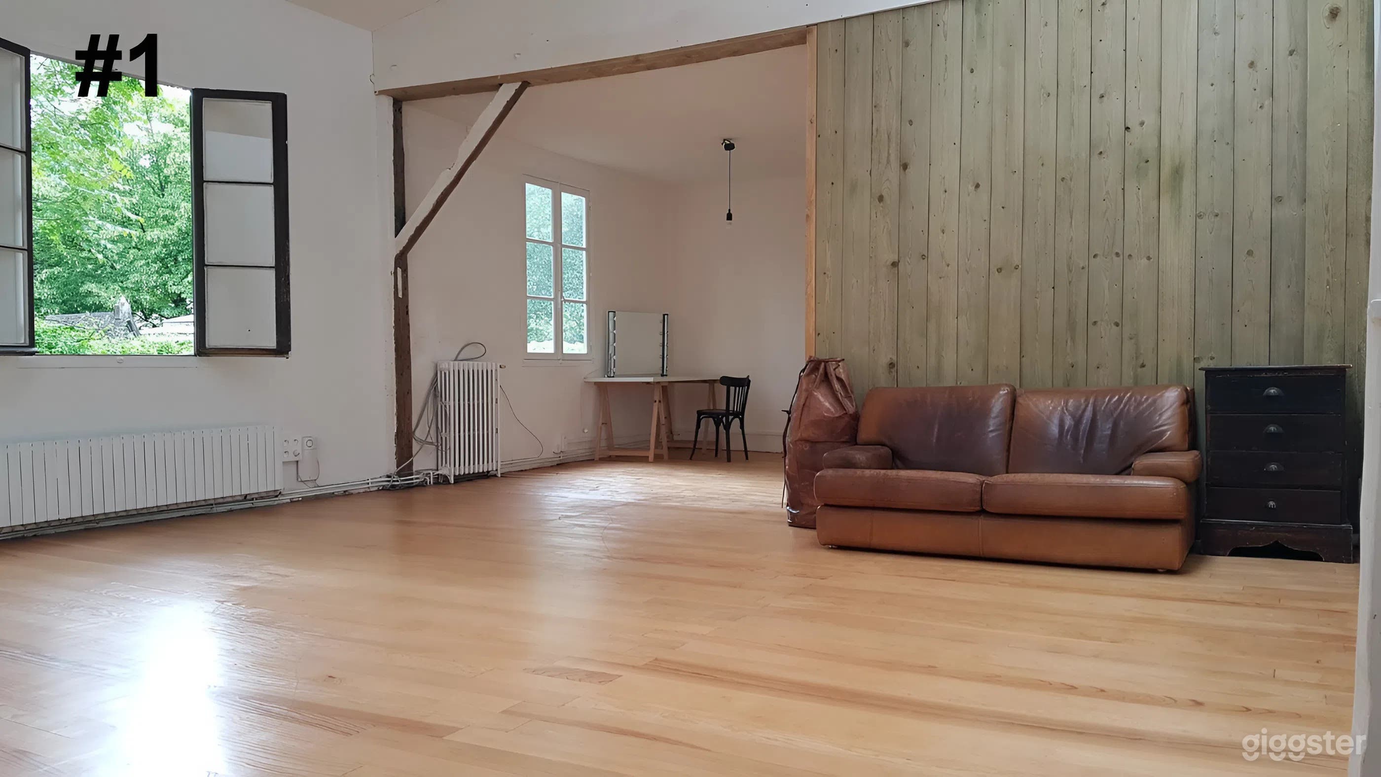 Photo de Studio photo parisien avec puits de lumière et vue imprenabl 3