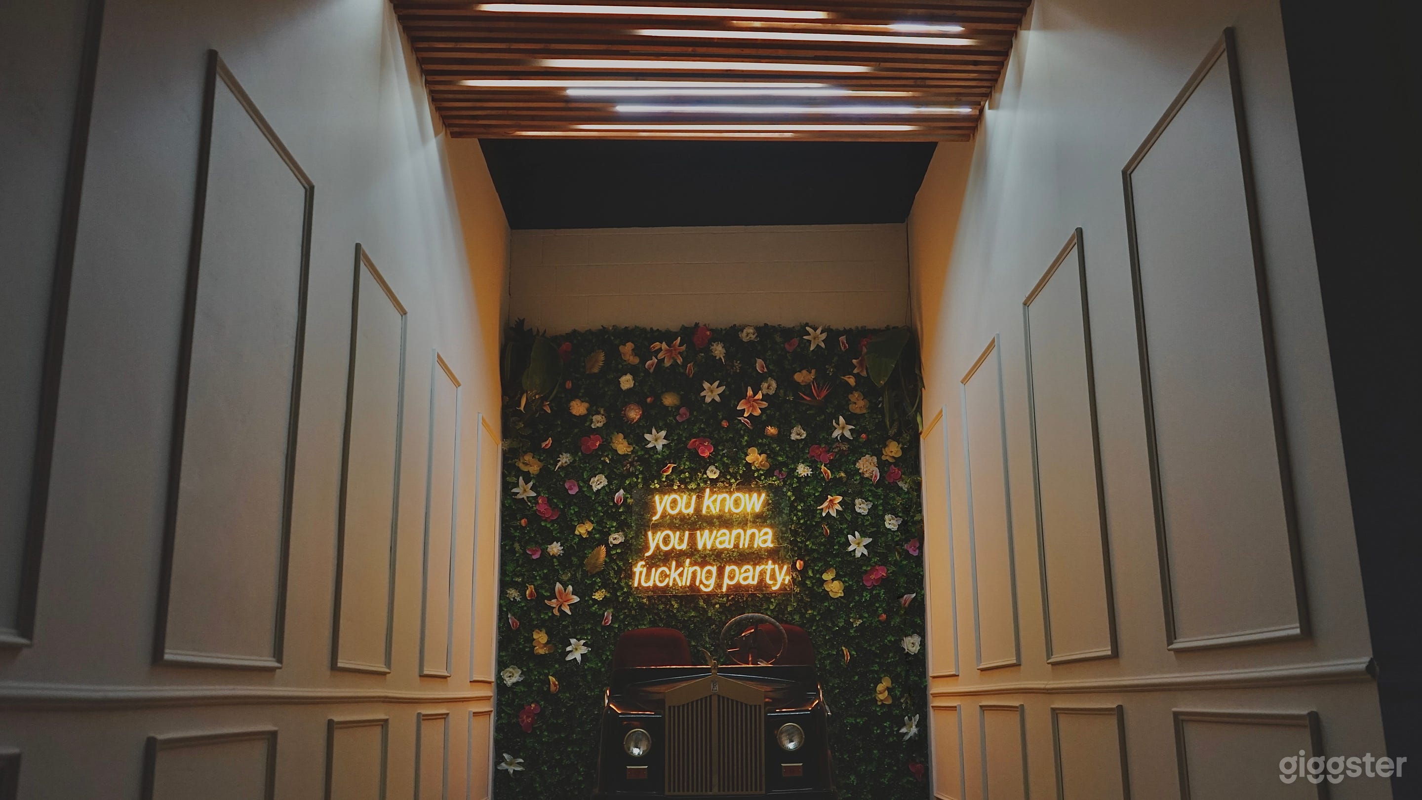 Photography Studio Lounge Photo 3