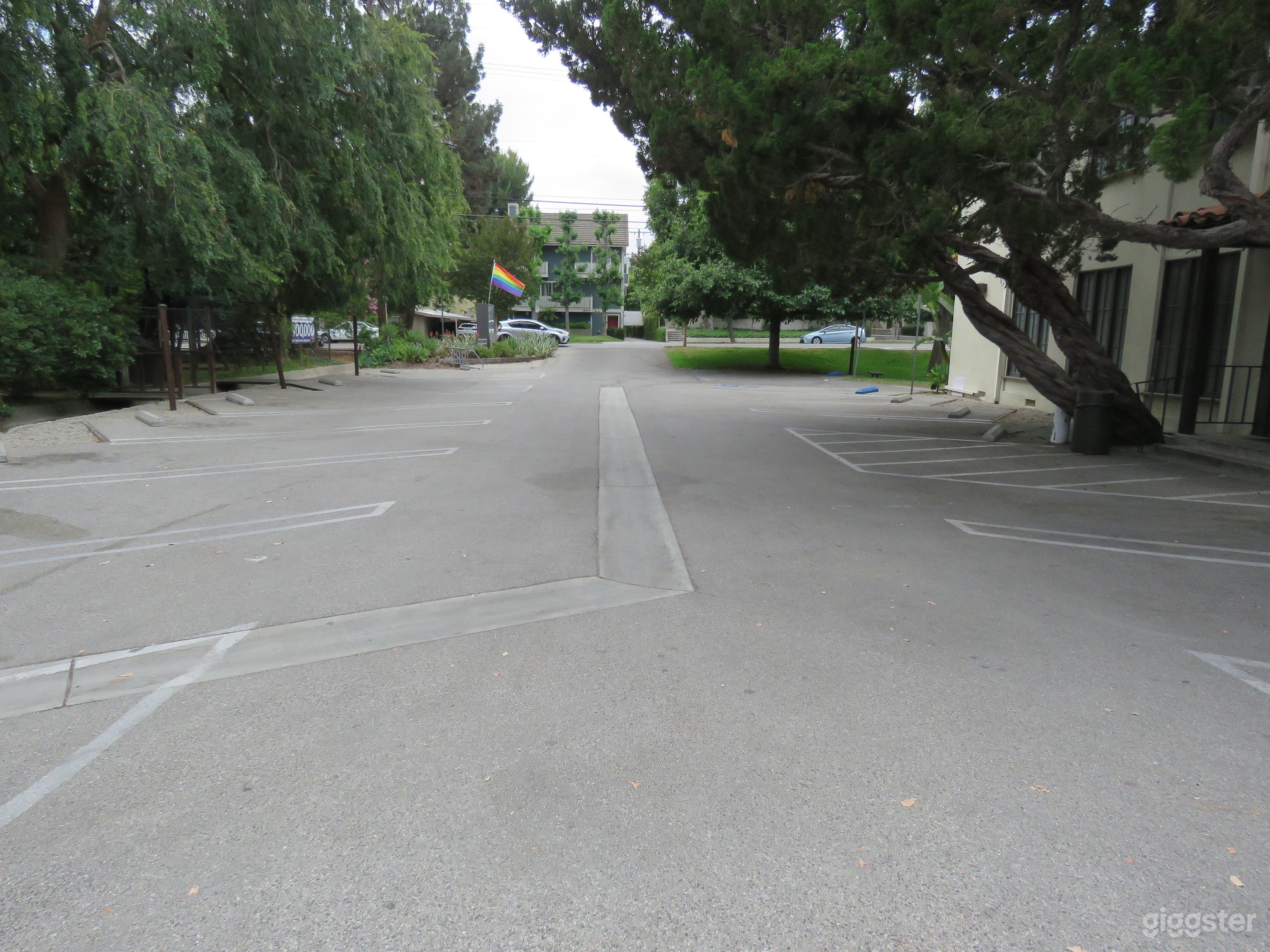 Looking toward Moorpark St.