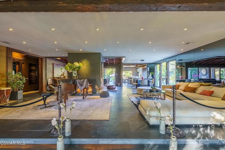  Tropical Oasis on Extravagant Lot  