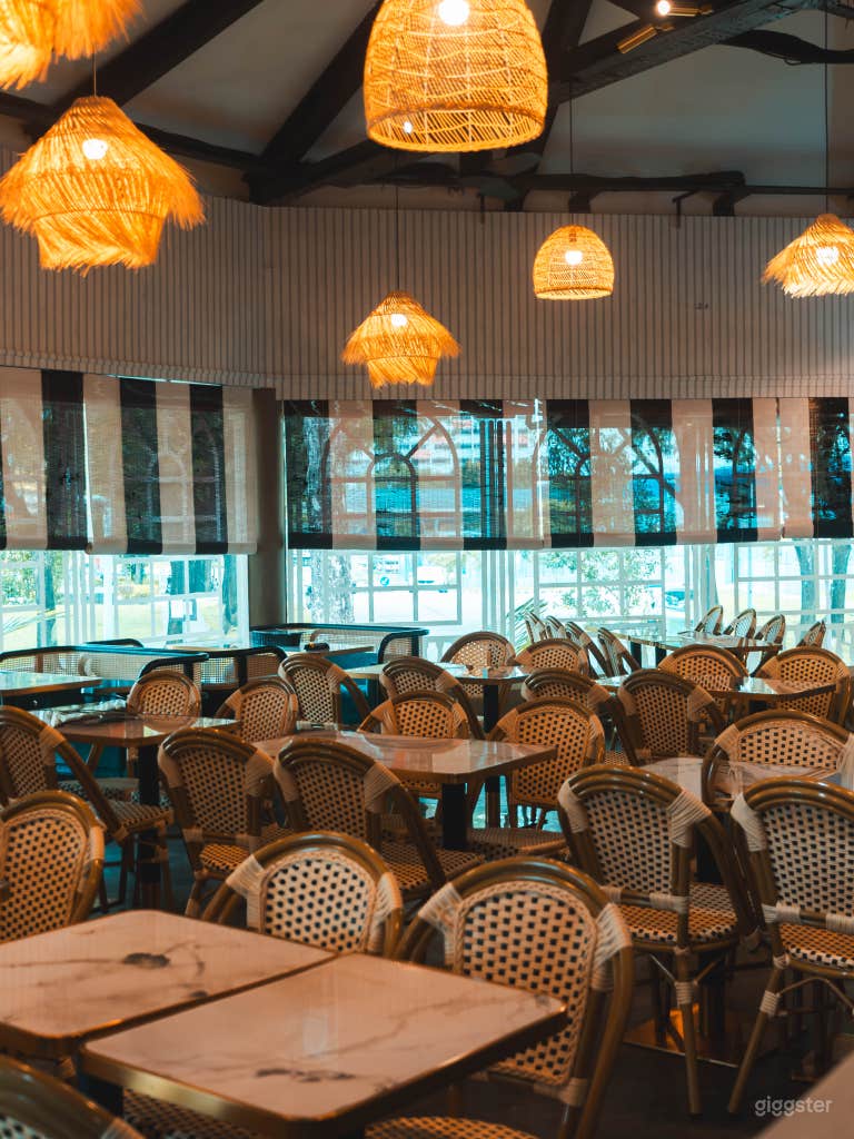  Modern Tropical Themed Cafe / Restaurant (North) 