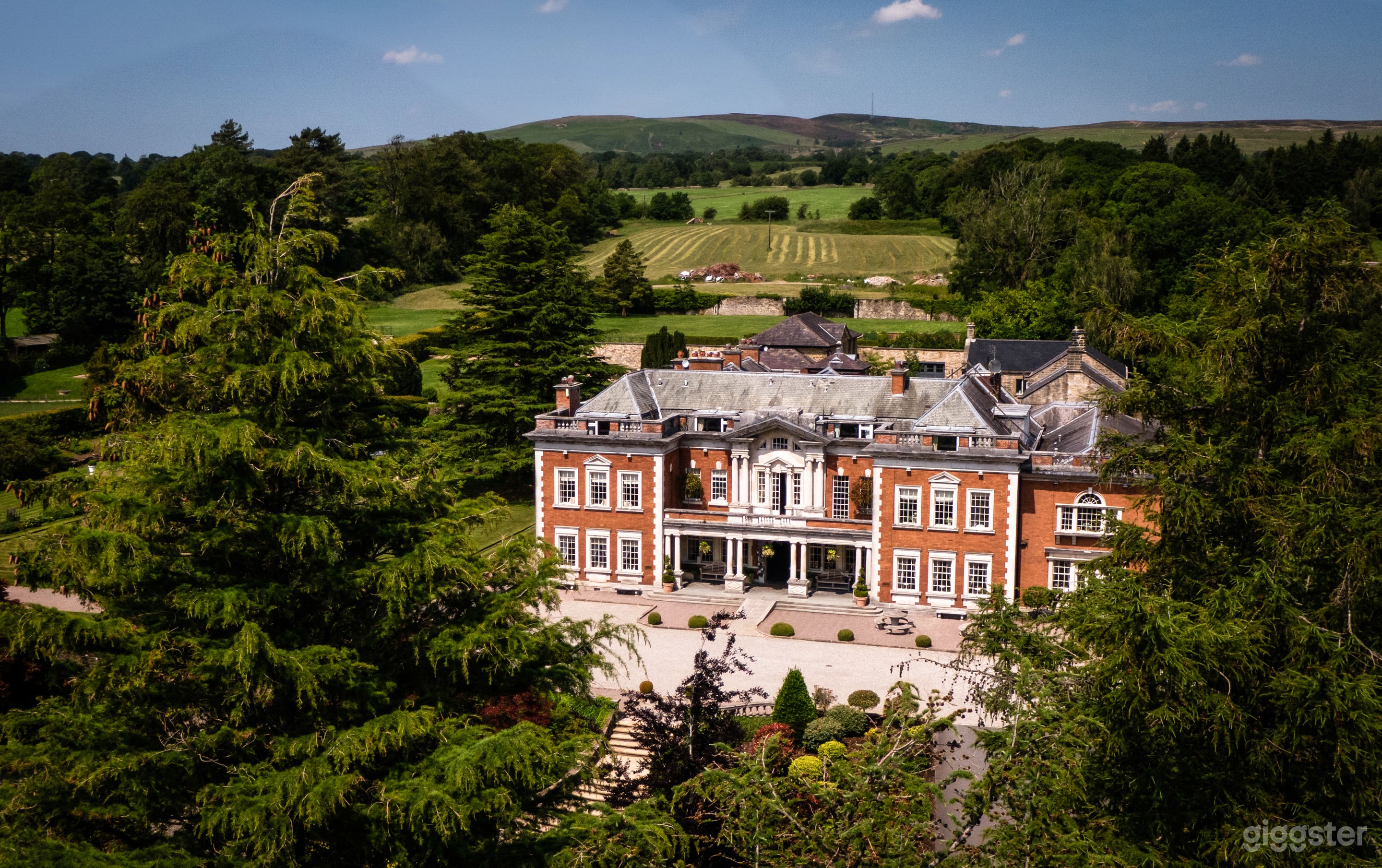 33,000 sqft Event Hall in West Bradford Photo 1